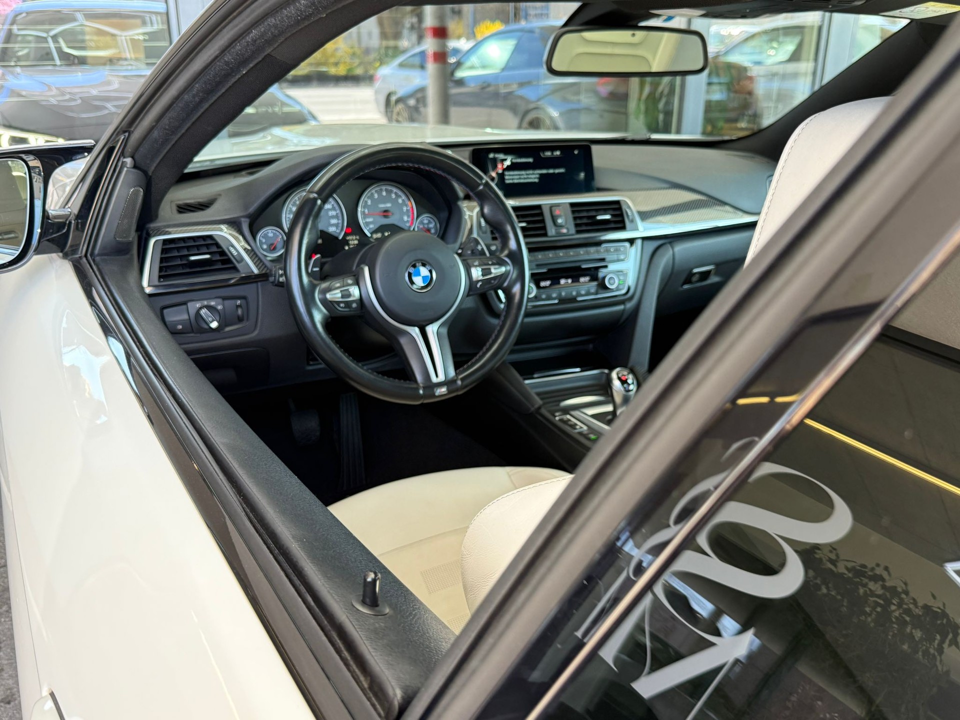 BMW M4 Coupé DKG *CH-Fahrzeug* *Original Zustand* *Frisch ab MFK*-image-19