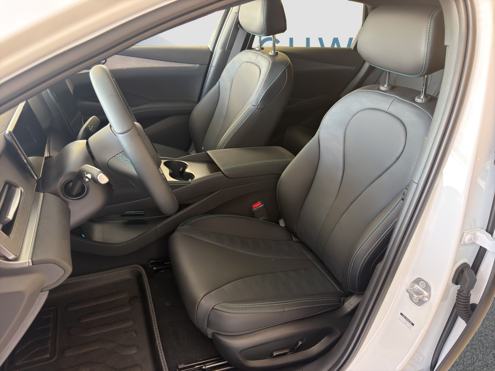 BYD Seal 6 DM-i Touring Comfort-image-8