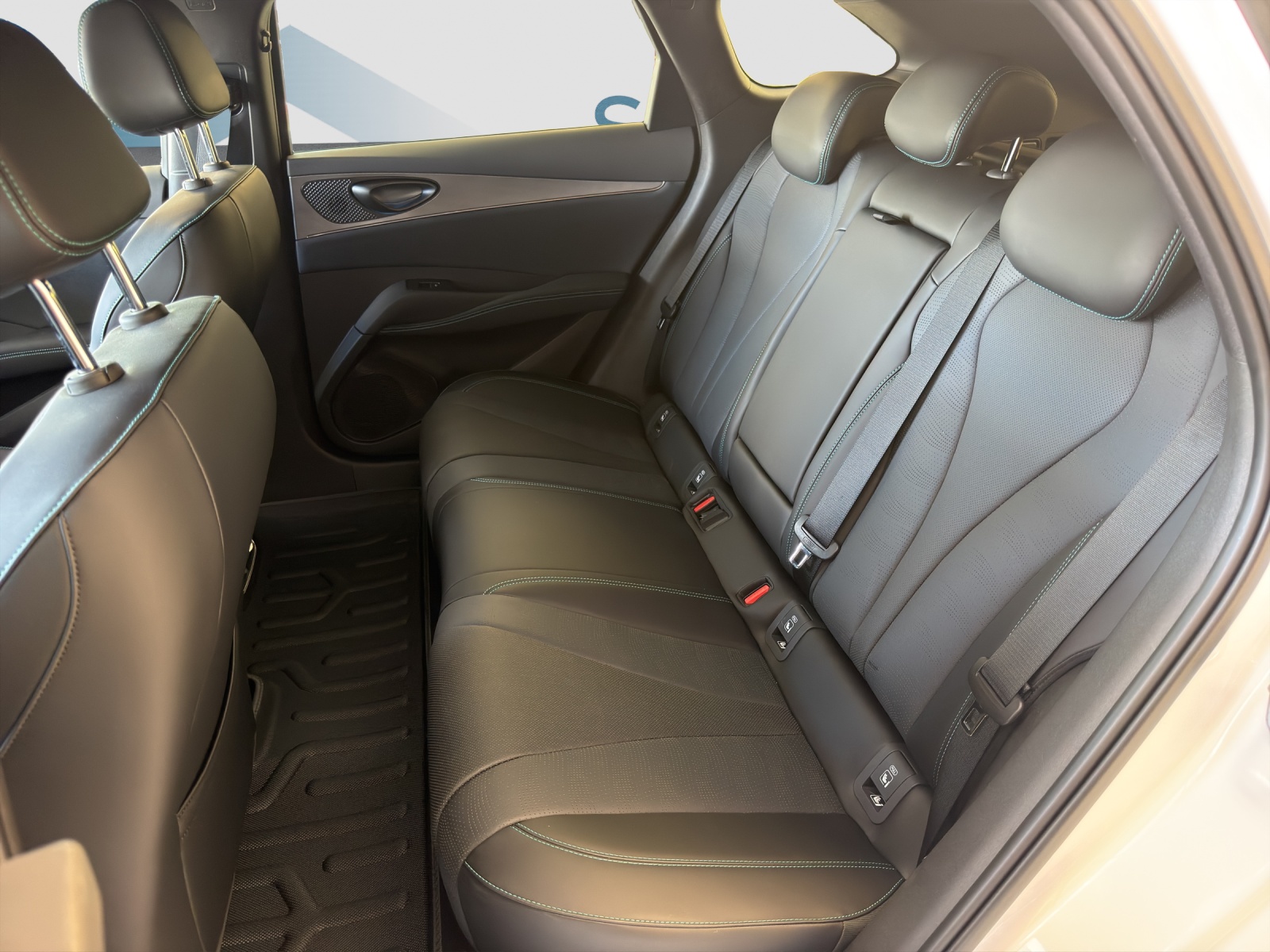 BYD Seal 6 DM-i Touring Comfort-image-7