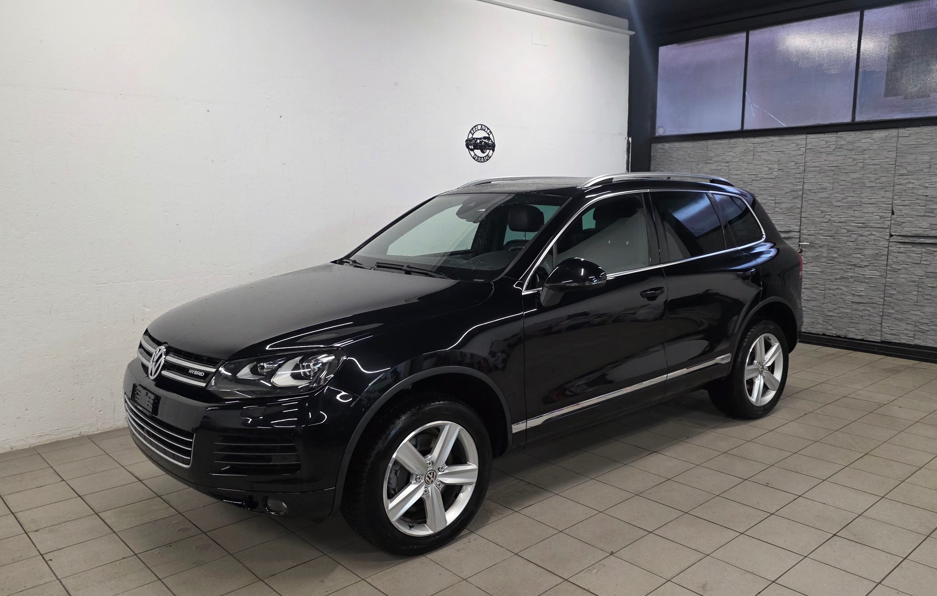 VW Touareg 3.0 TSI Hybrid Black Pearl Tiptronic