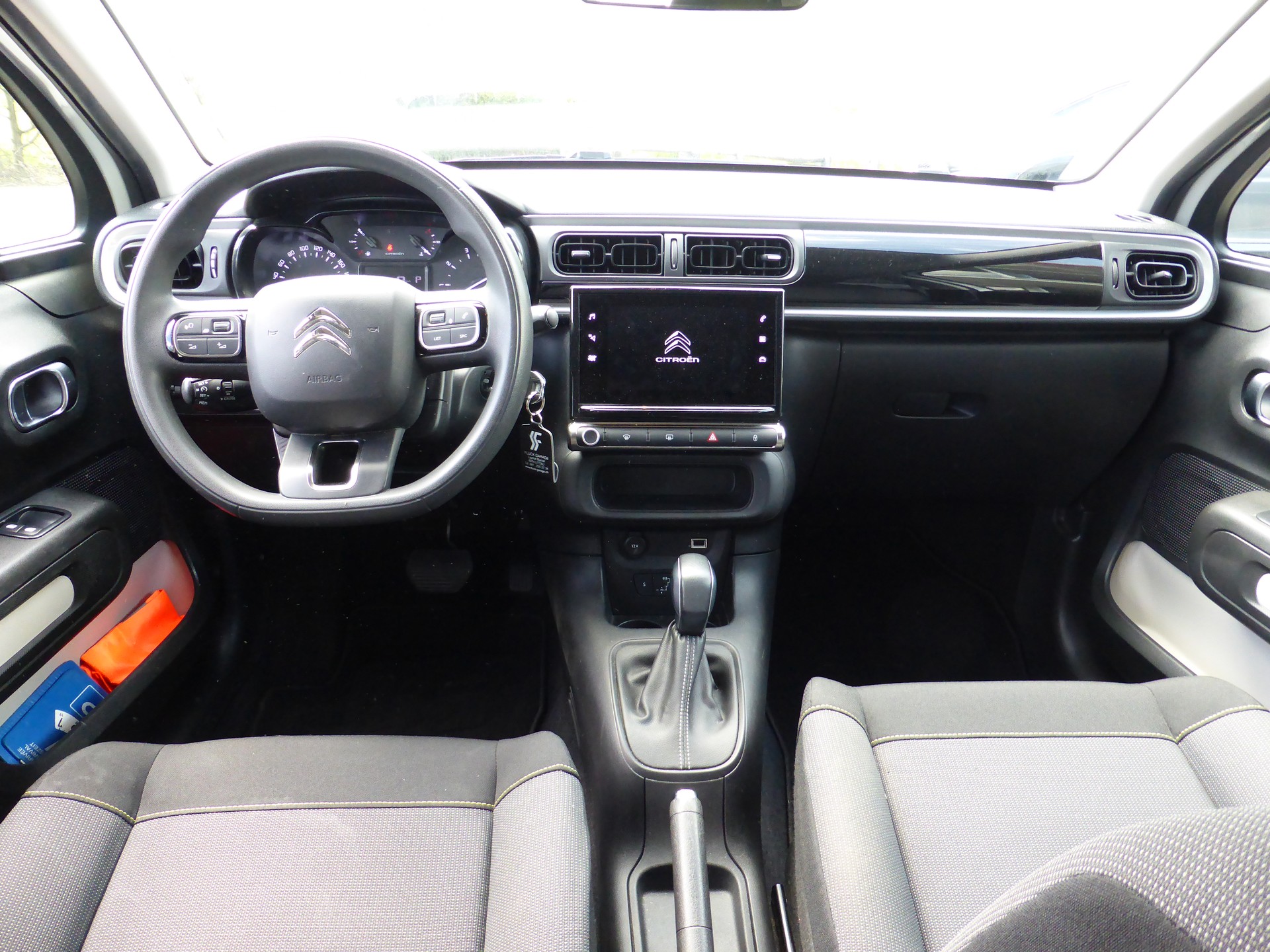 CITROEN C3 1.2i PureTech Swiss Edition EAT6-image-7