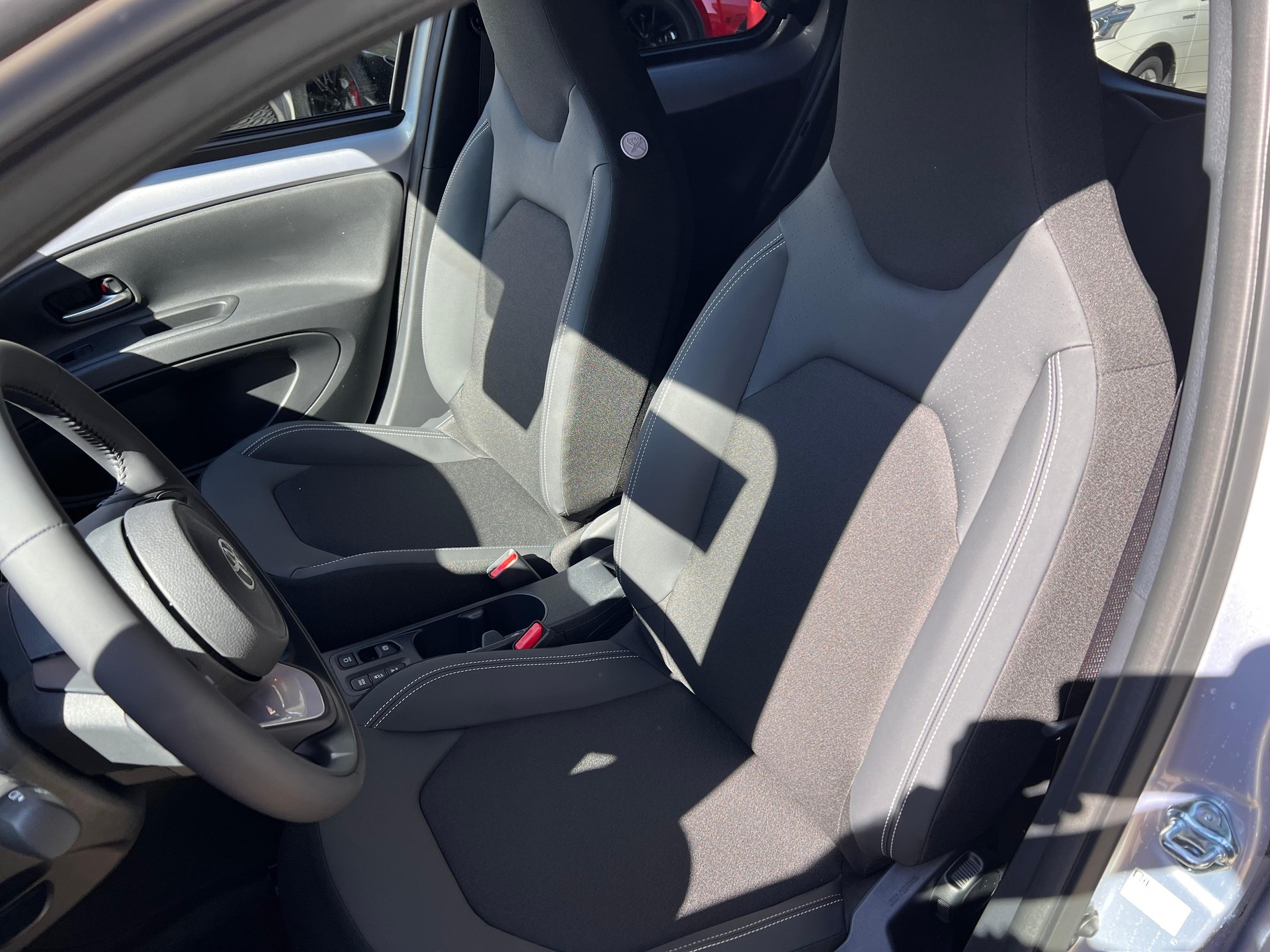 TOYOTA Aygo X 1.5 VVT-i HSD Style-image-8