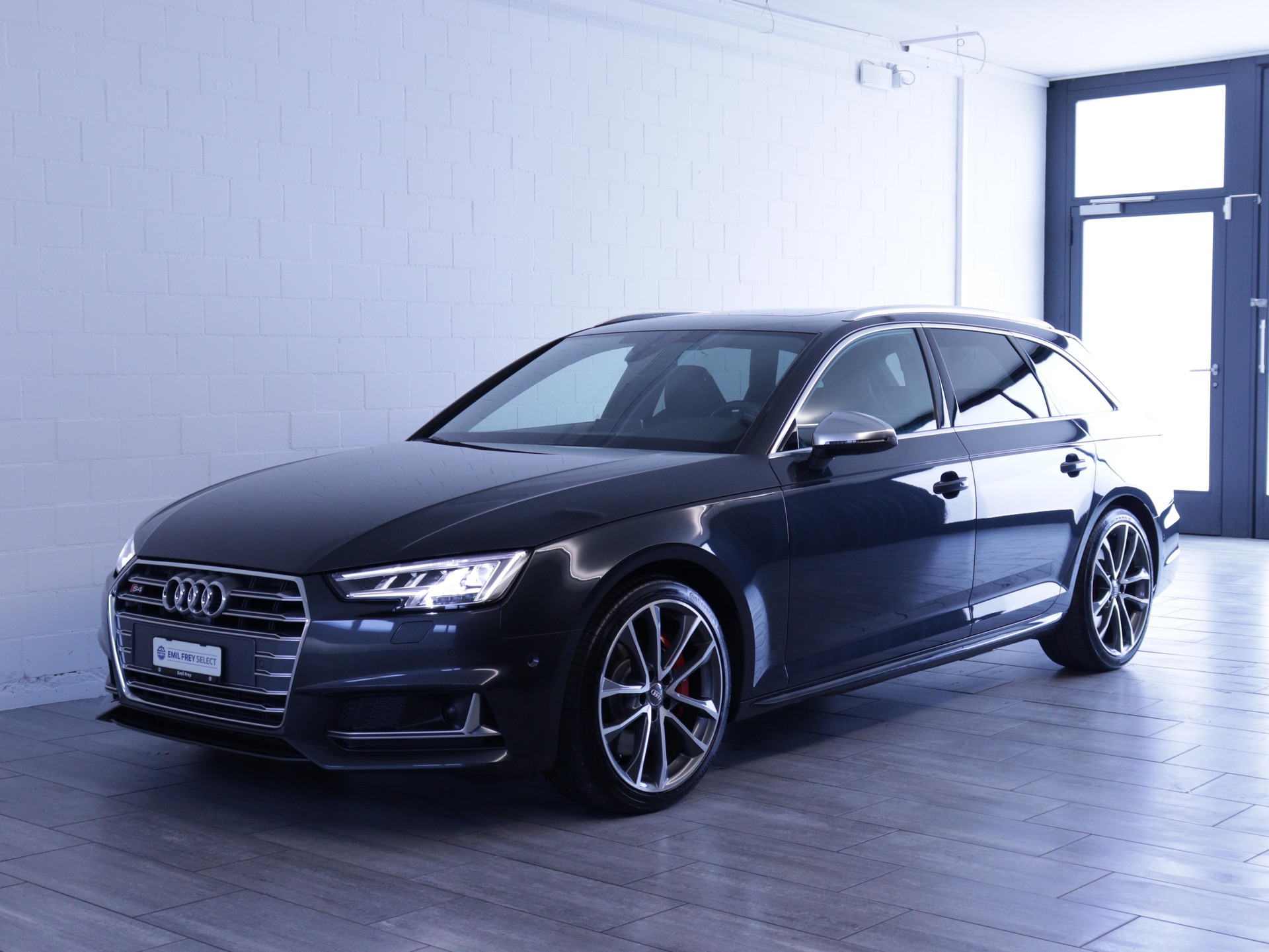AUDI S4 Avant 3.0 V6 TFSI quattro S-Tronic-image-0