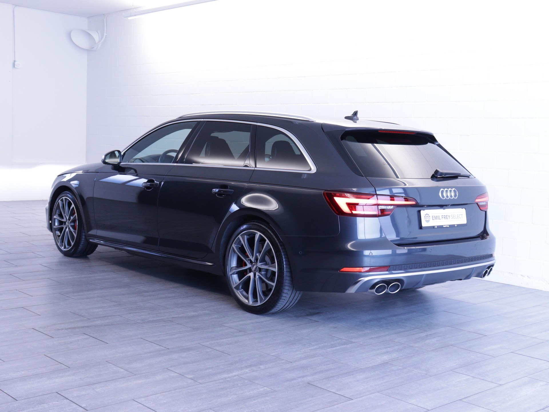 AUDI S4 Avant 3.0 V6 TFSI quattro S-Tronic-image-3