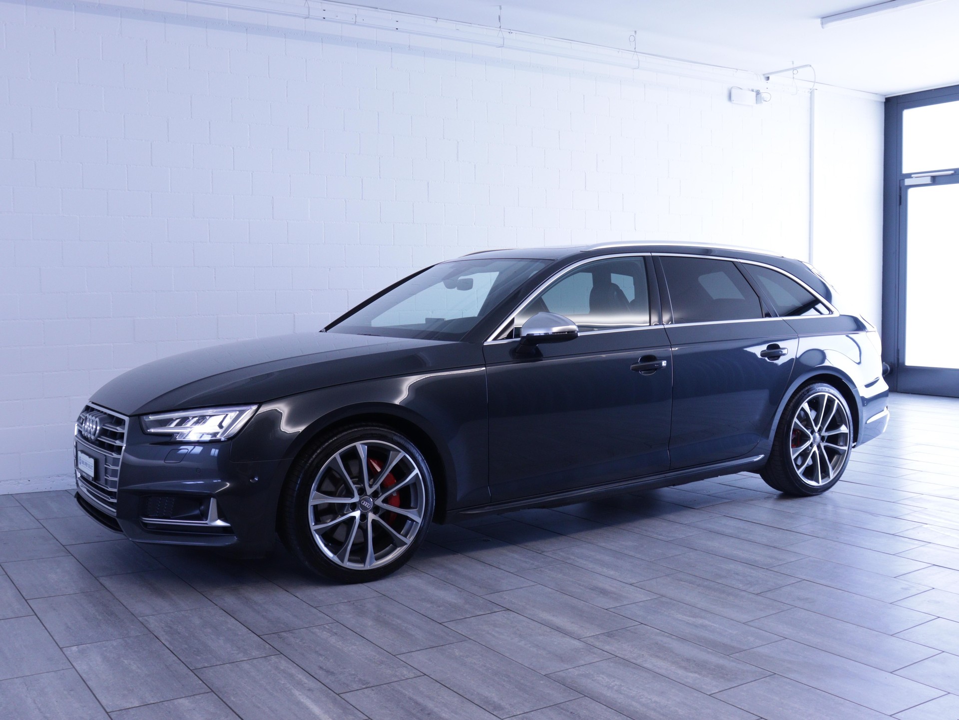 AUDI S4 Avant 3.0 V6 TFSI quattro S-Tronic-image-1