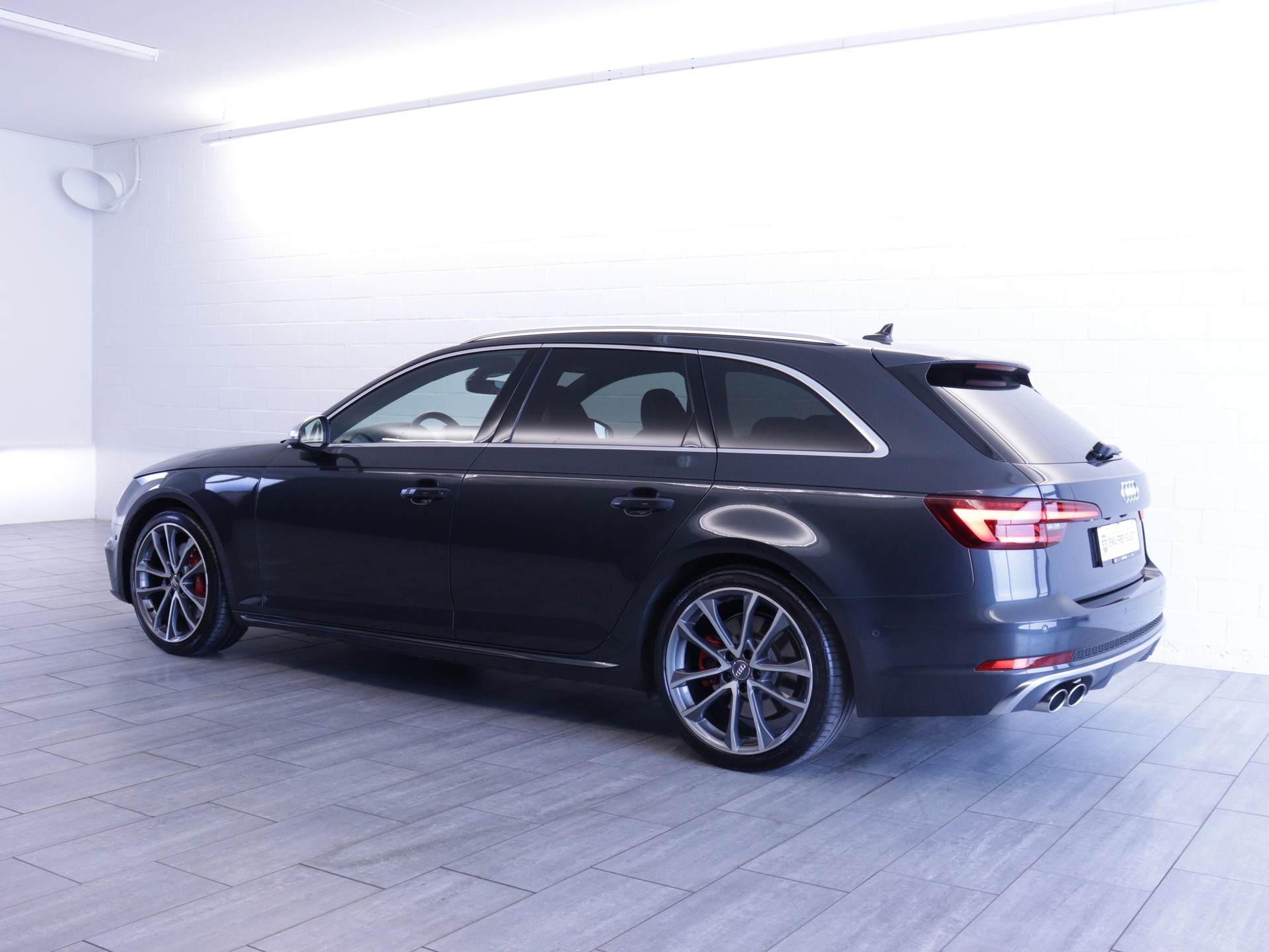 AUDI S4 Avant 3.0 V6 TFSI quattro S-Tronic-image-2