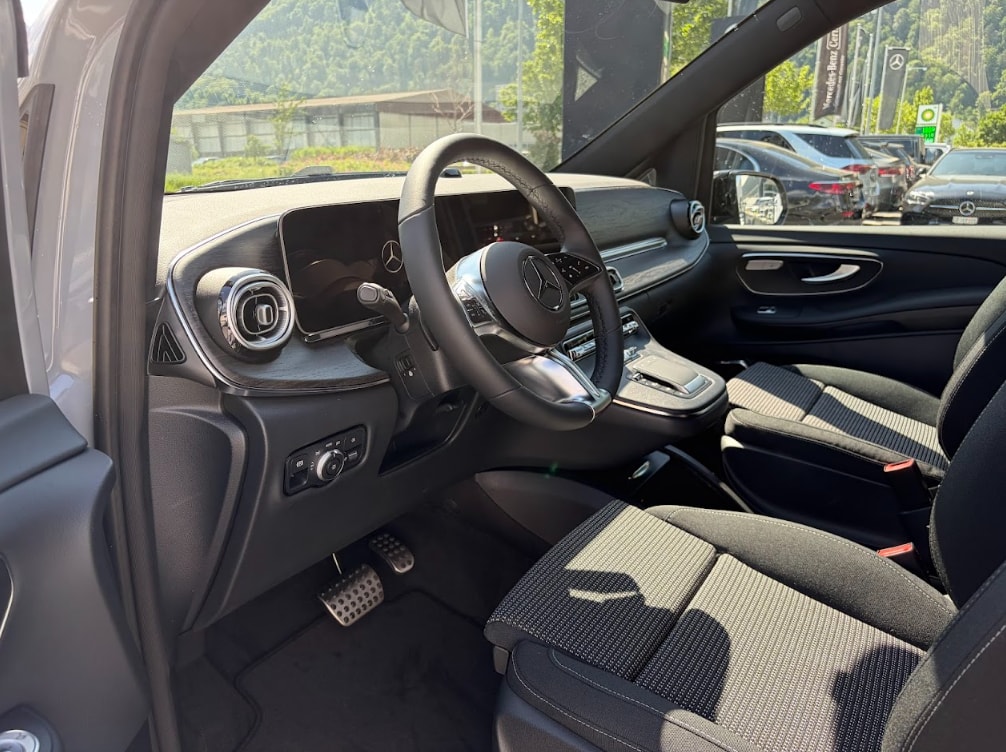 MERCEDES-BENZ V 250 d TREND Lang 4MATIC-image-17