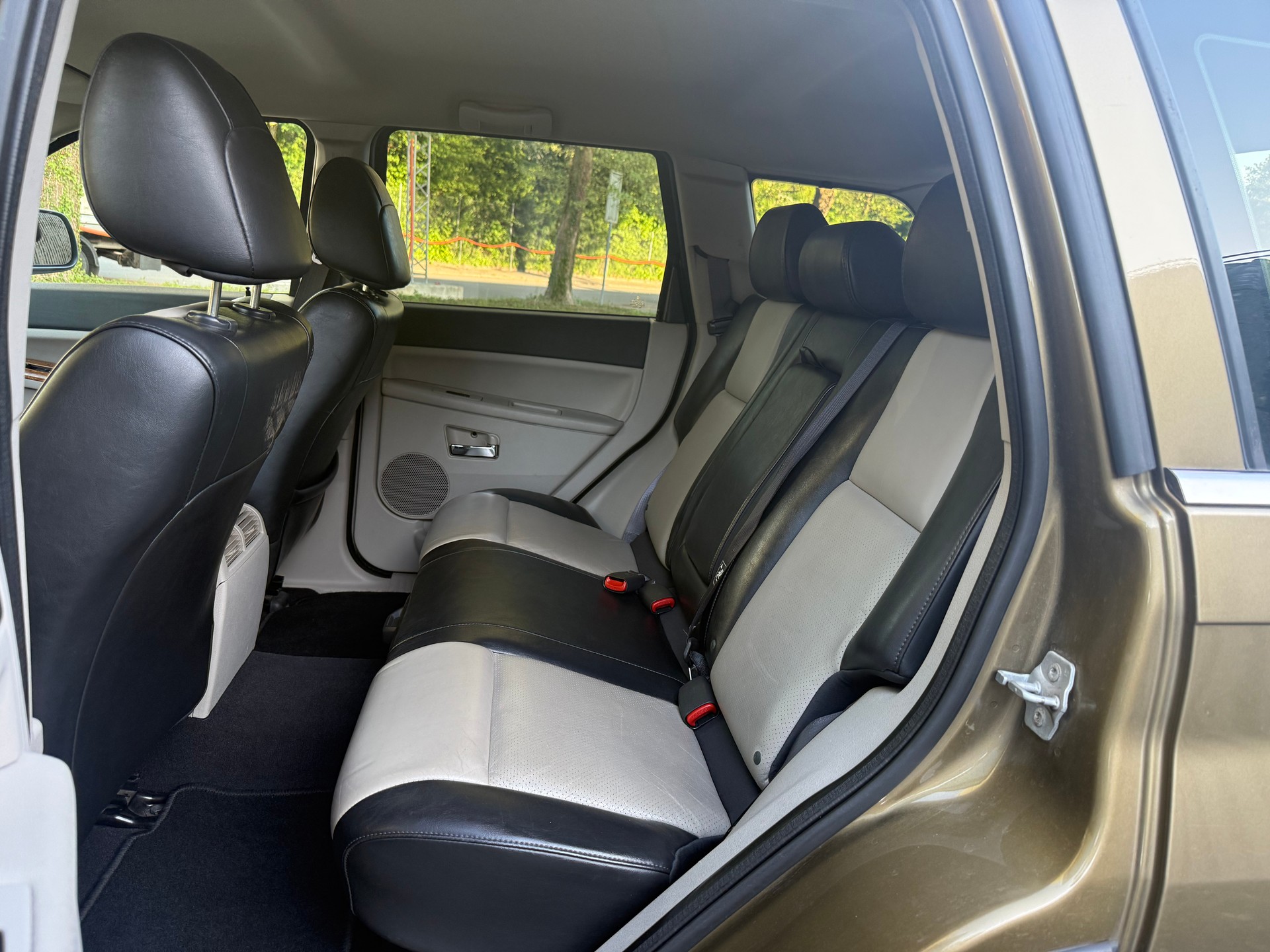 JEEP Grand Cherokee 4.7 Overland Automatic-image-10