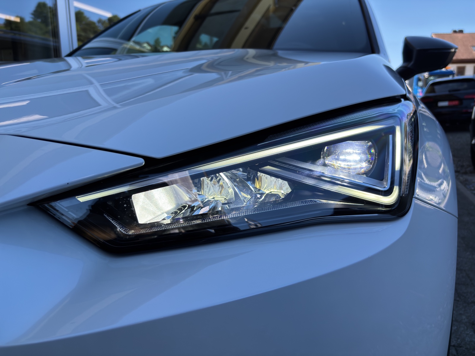SEAT Tarraco 2.0 TSI 4Drive FR mit AHK & Panorama-Ausstell-/Schiebedach-image-10