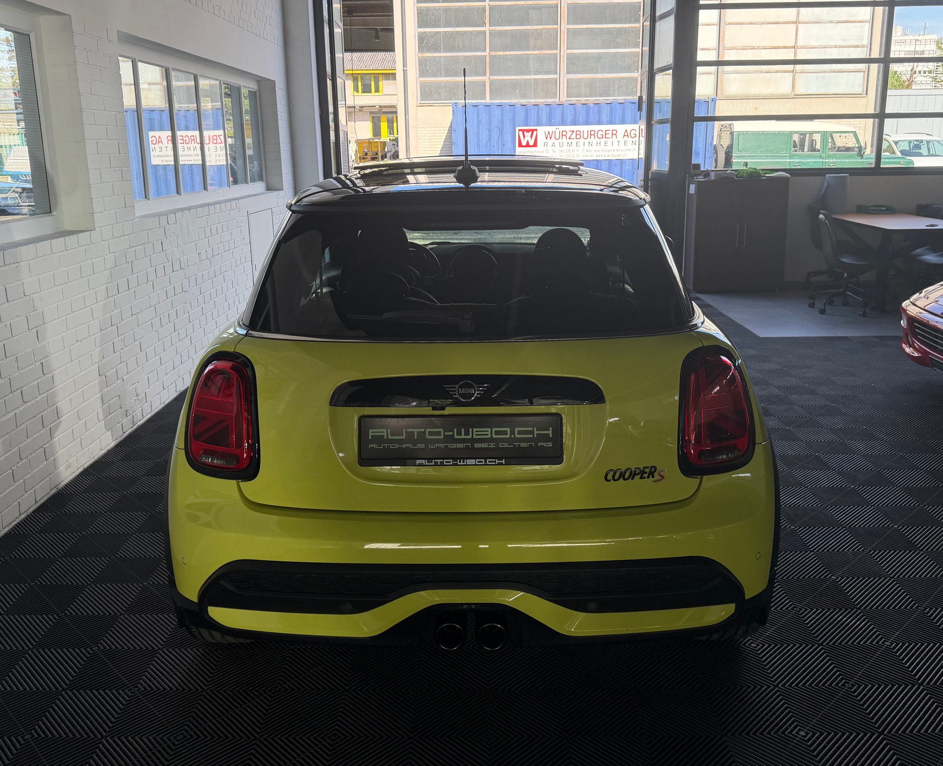 MINI Cooper S 178 PS (CH) MINI YOURS TRIM +PREMIUM PLUS Steptronic DKG-showroom-element-3