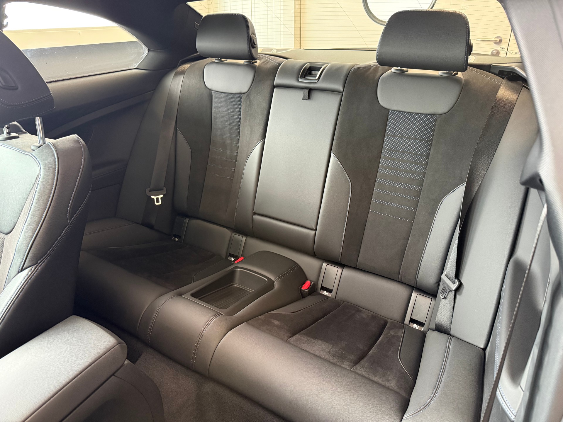 BMW M240i xDrive M Sport Pro Steptronic-image-18