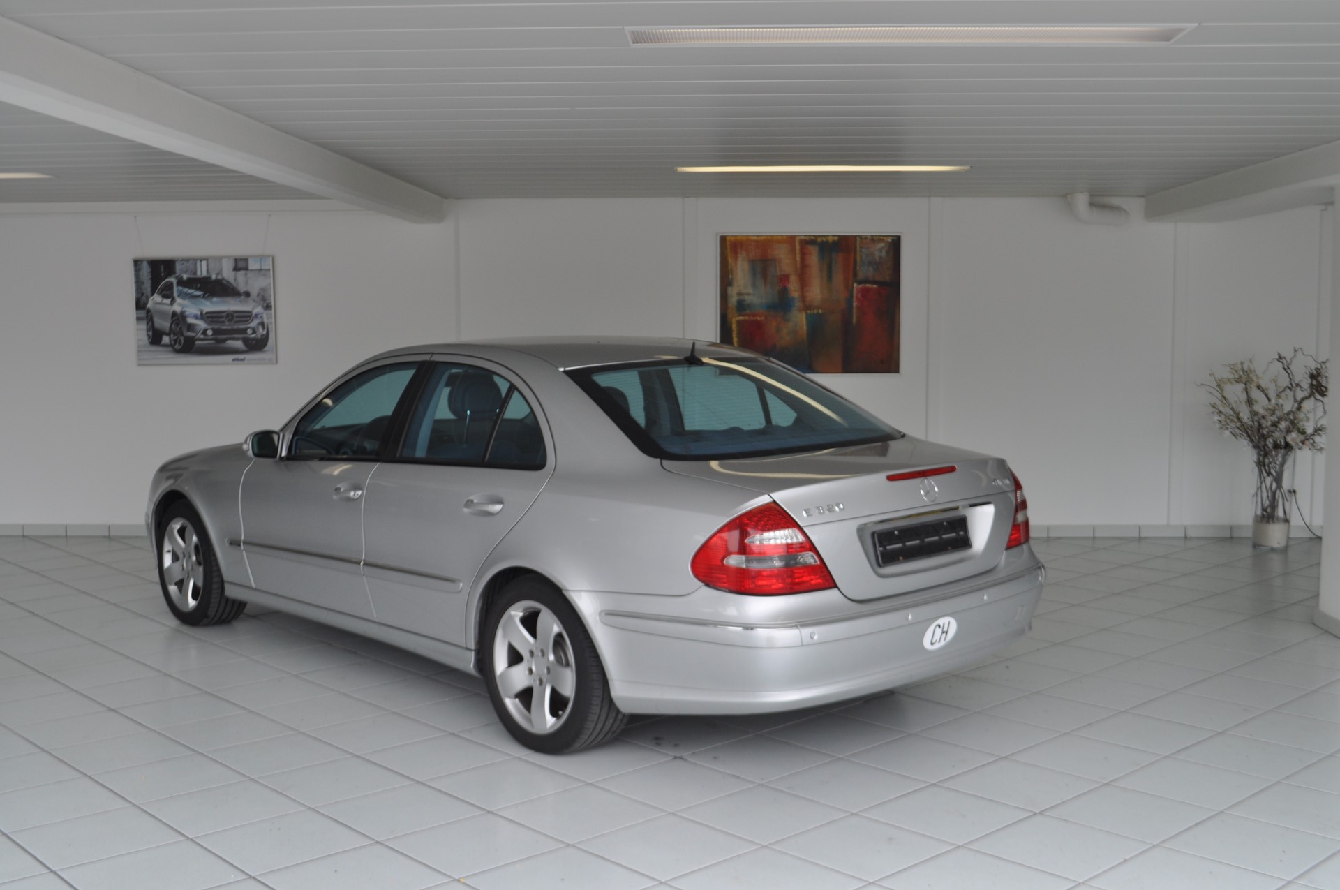 MERCEDES-BENZ E 320 Avantgarde 4Matic Automatic-image-3