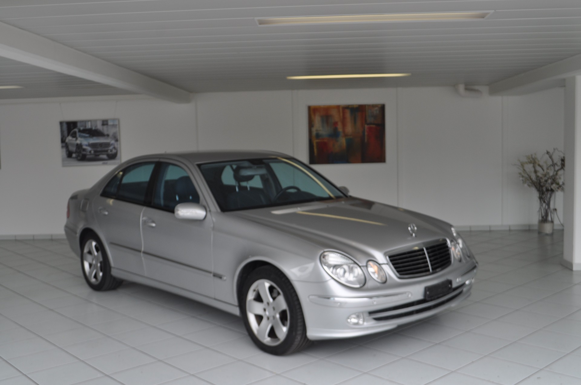 MERCEDES-BENZ E 320 Avantgarde 4Matic Automatic-image-1