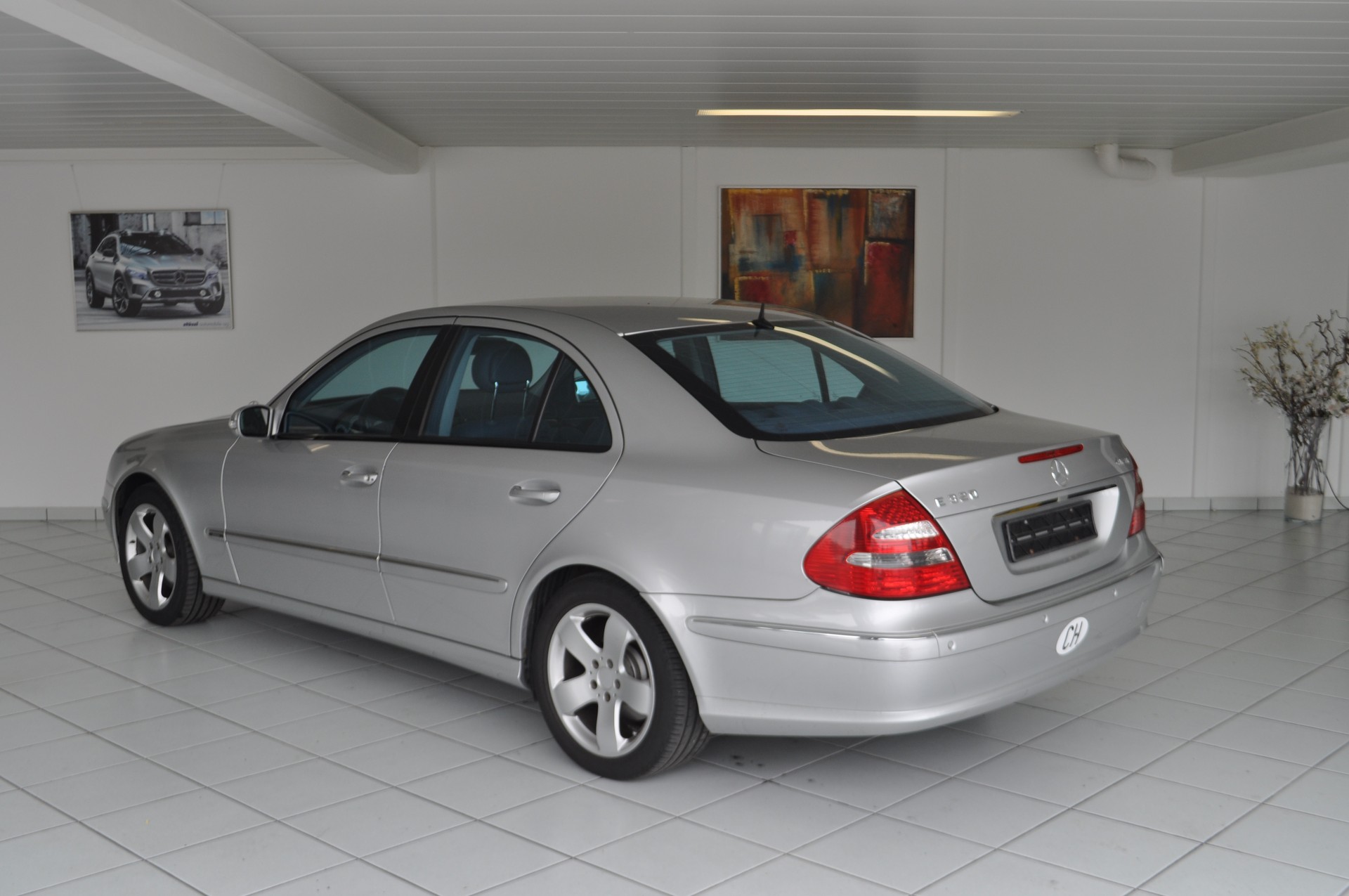 MERCEDES-BENZ E 320 Avantgarde 4Matic Automatic-image-4