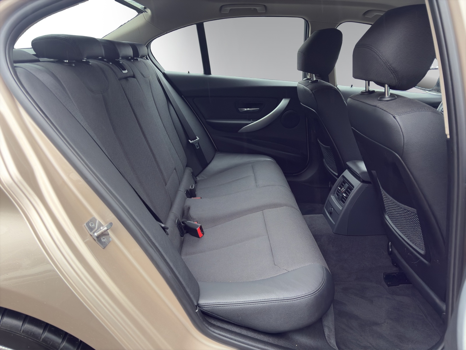 BMW 335i xDrive Steptronic-image-11