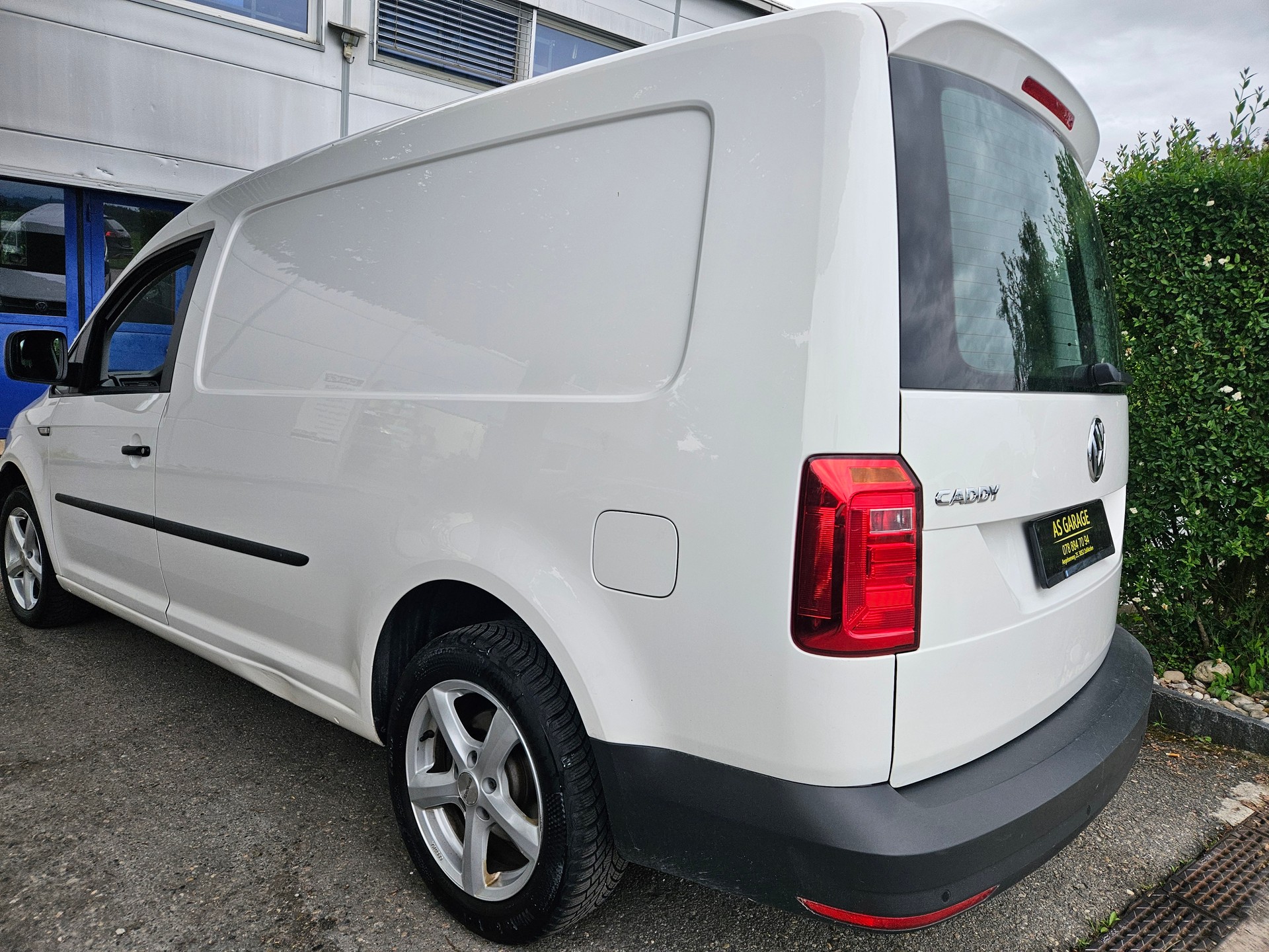 VW Caddy Maxi 2.0TDI BlueMotion Technology DSG-image-3