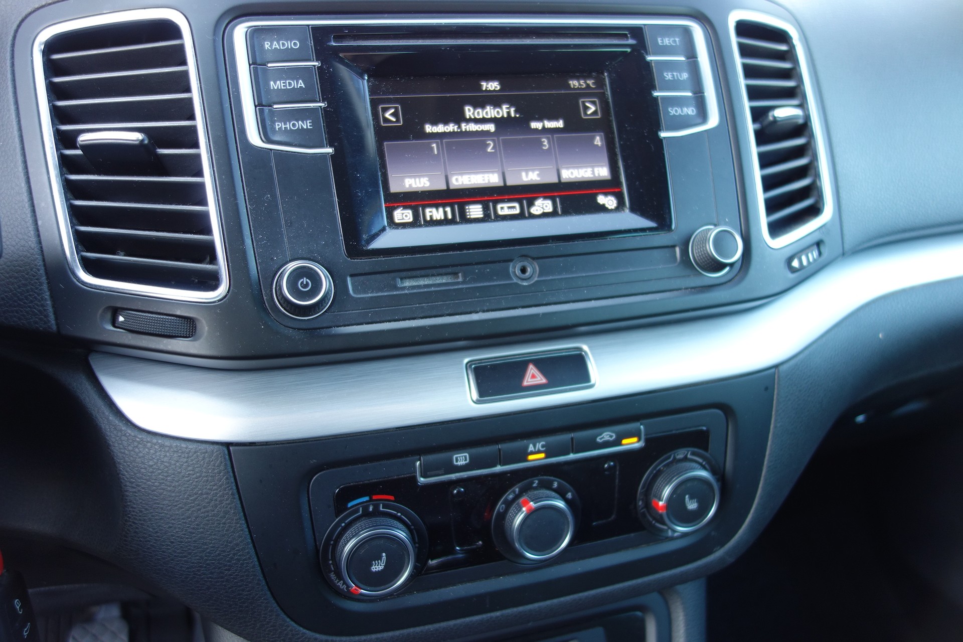 VW Sharan 2.0 TDI BMT Comfortline 4Motion-image-9