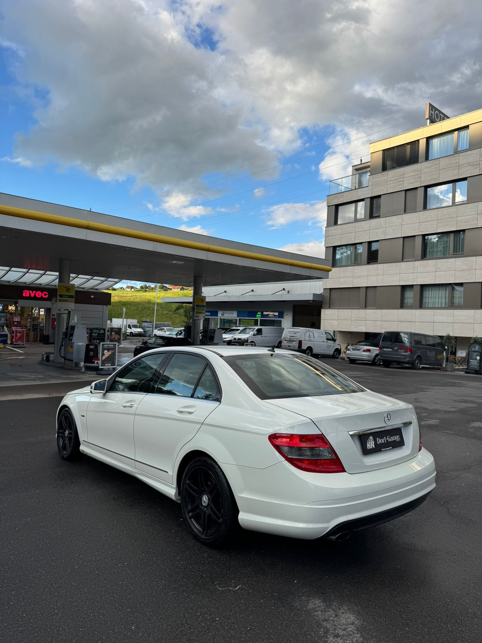 MERCEDES-BENZ C 180 Kompressor White Star Automatic-image-4