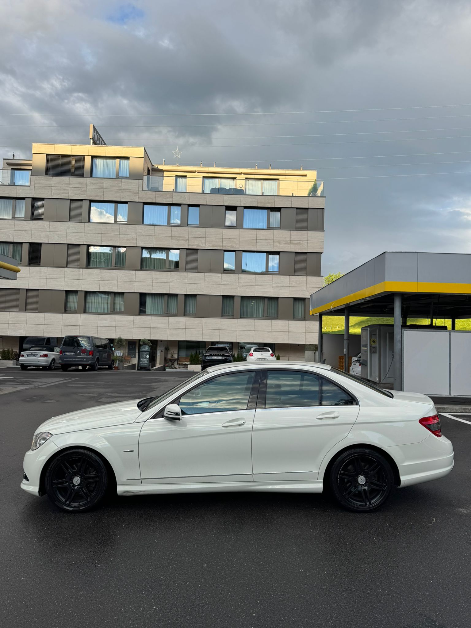 MERCEDES-BENZ C 180 Kompressor White Star Automatic-image-3