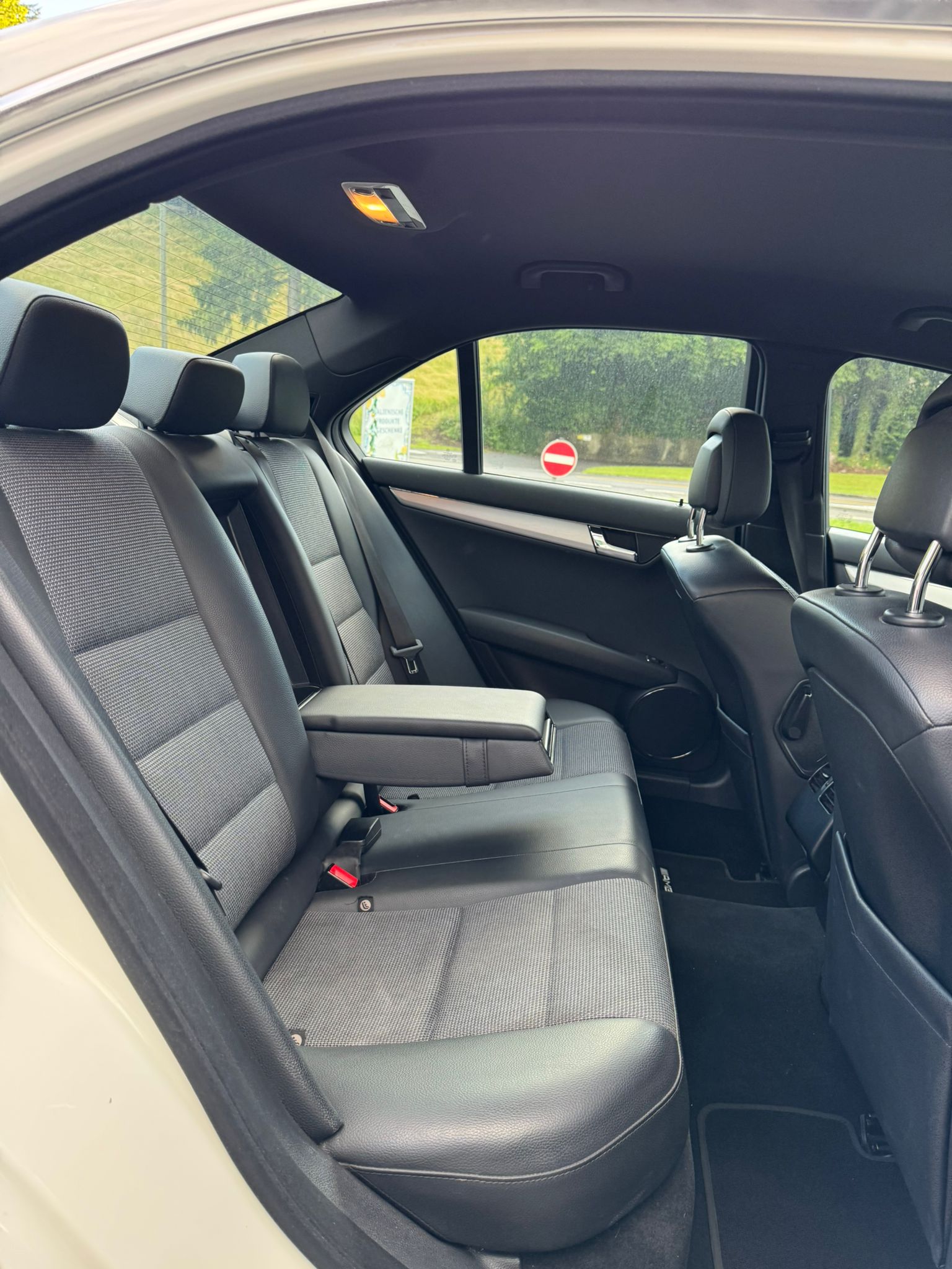MERCEDES-BENZ C 180 Kompressor White Star Automatic-image-12