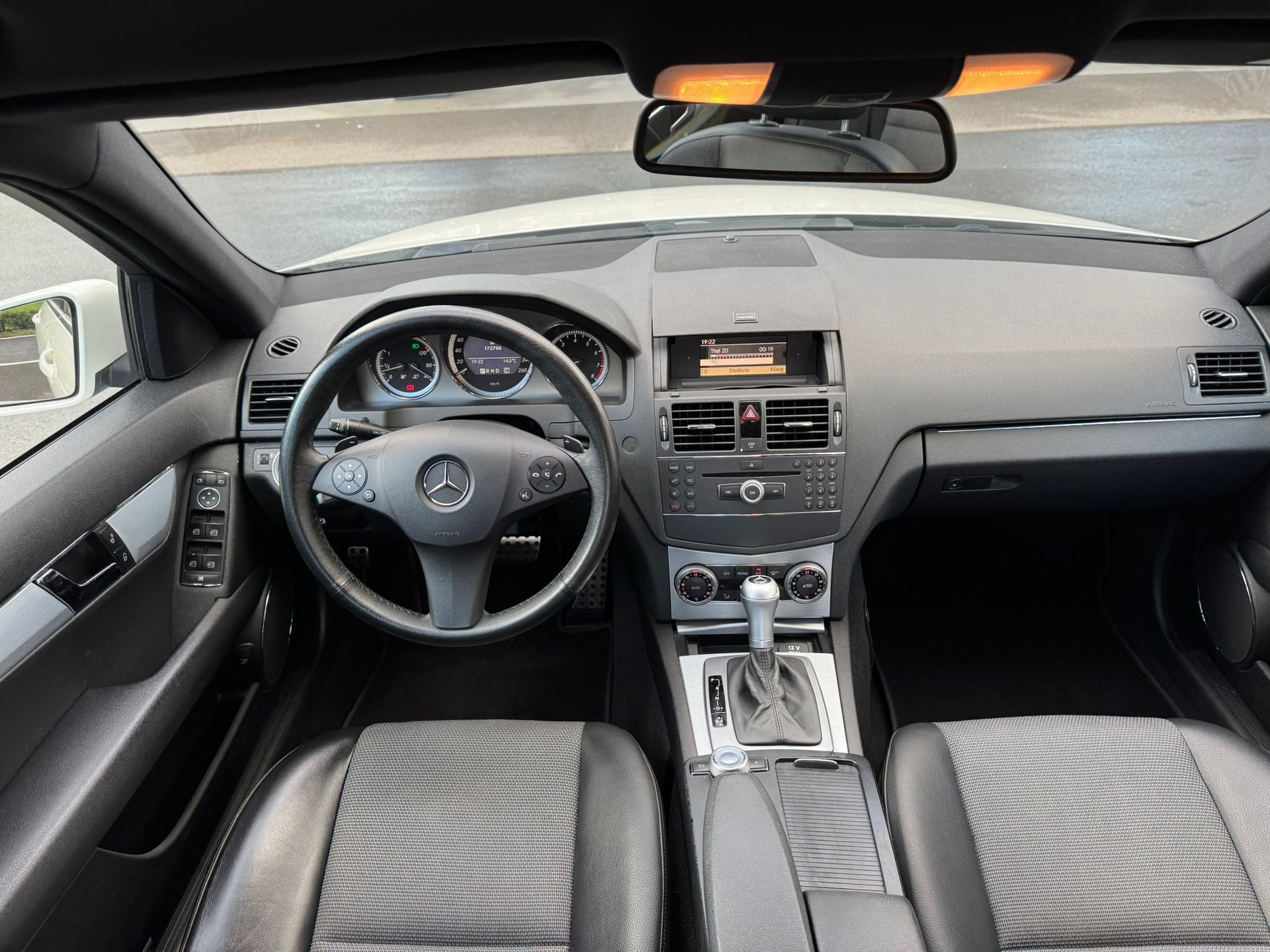 MERCEDES-BENZ C 180 Kompressor White Star Automatic-image-8