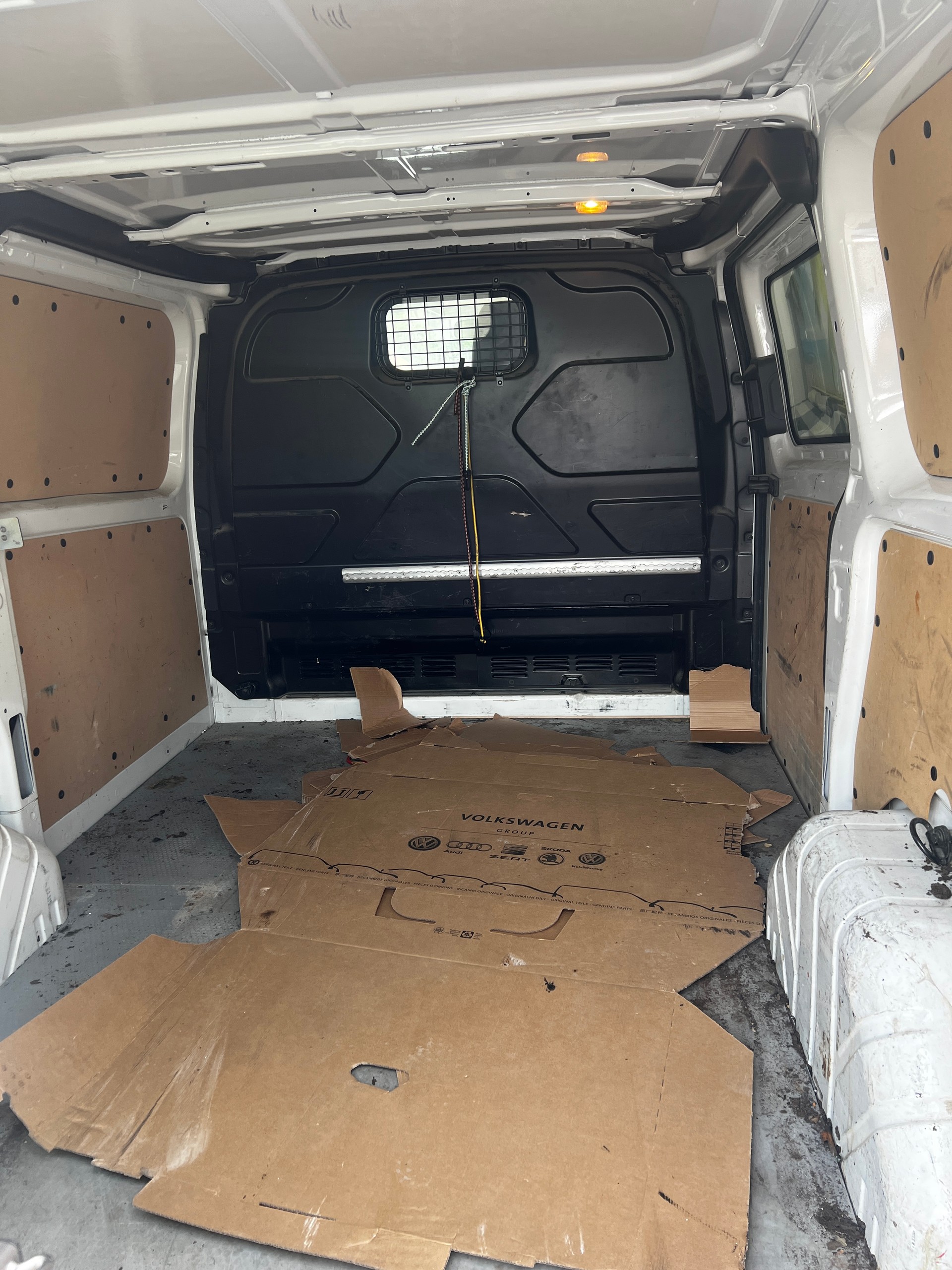 FORD Transit Custom 310 L1H1 Ambiente-image-4