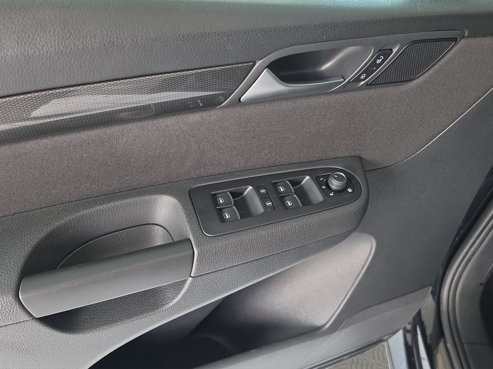 SEAT Alhambra 1.4 TSI DSG SWISS FR2-image-10
