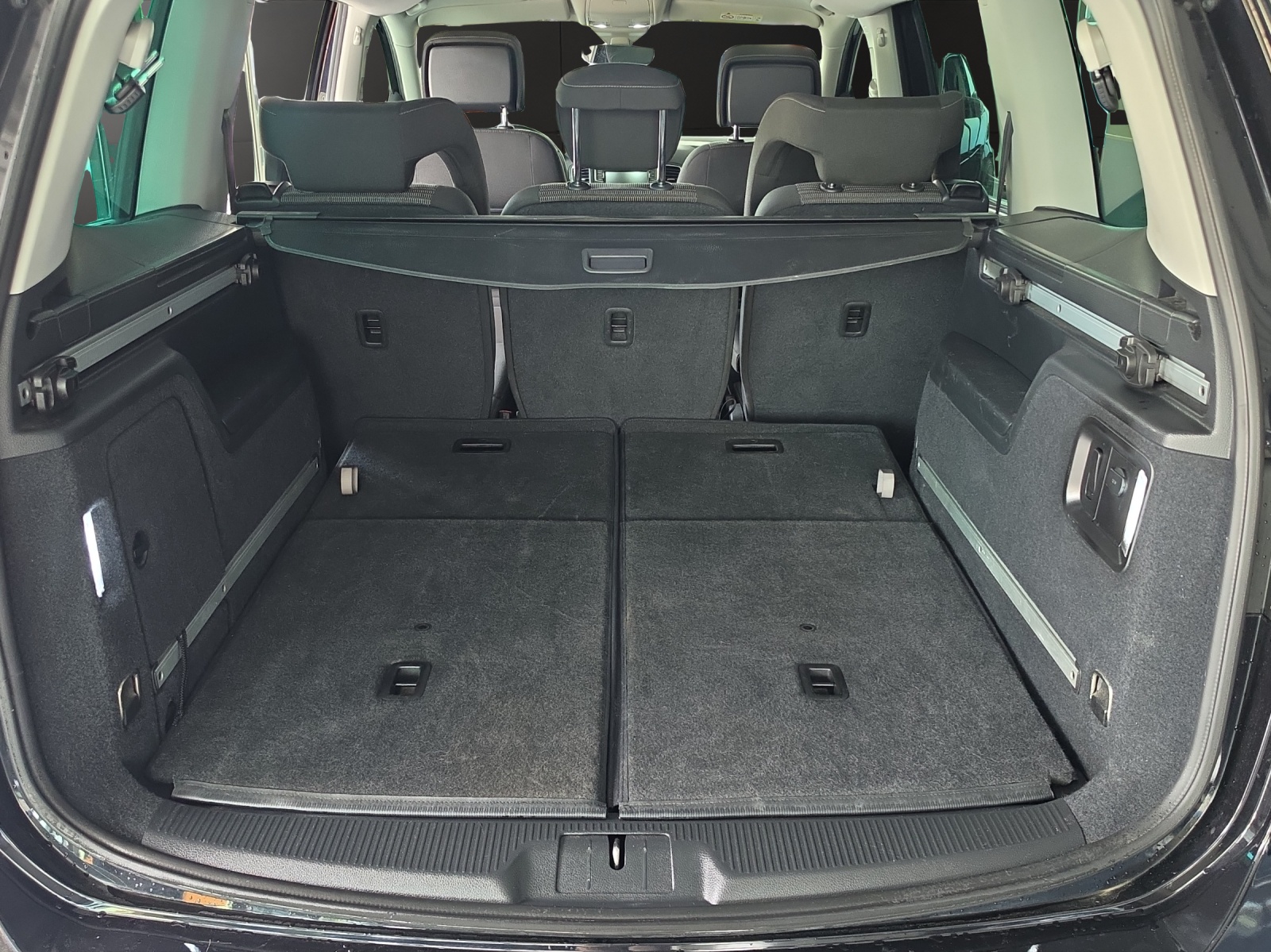 SEAT Alhambra 1.4 TSI DSG SWISS FR2-image-15