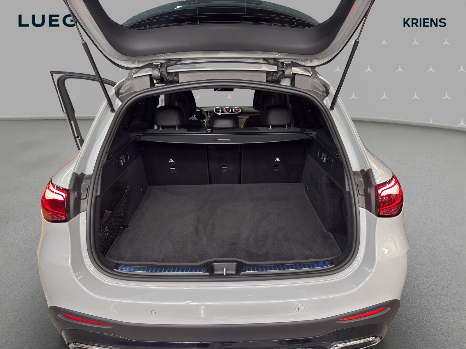 MERCEDES-BENZ GLC 200 4M - AMG / DISTRONIC / 360 Grad Kamera / DIGITAL LIGHT / Soundsystem-image-14