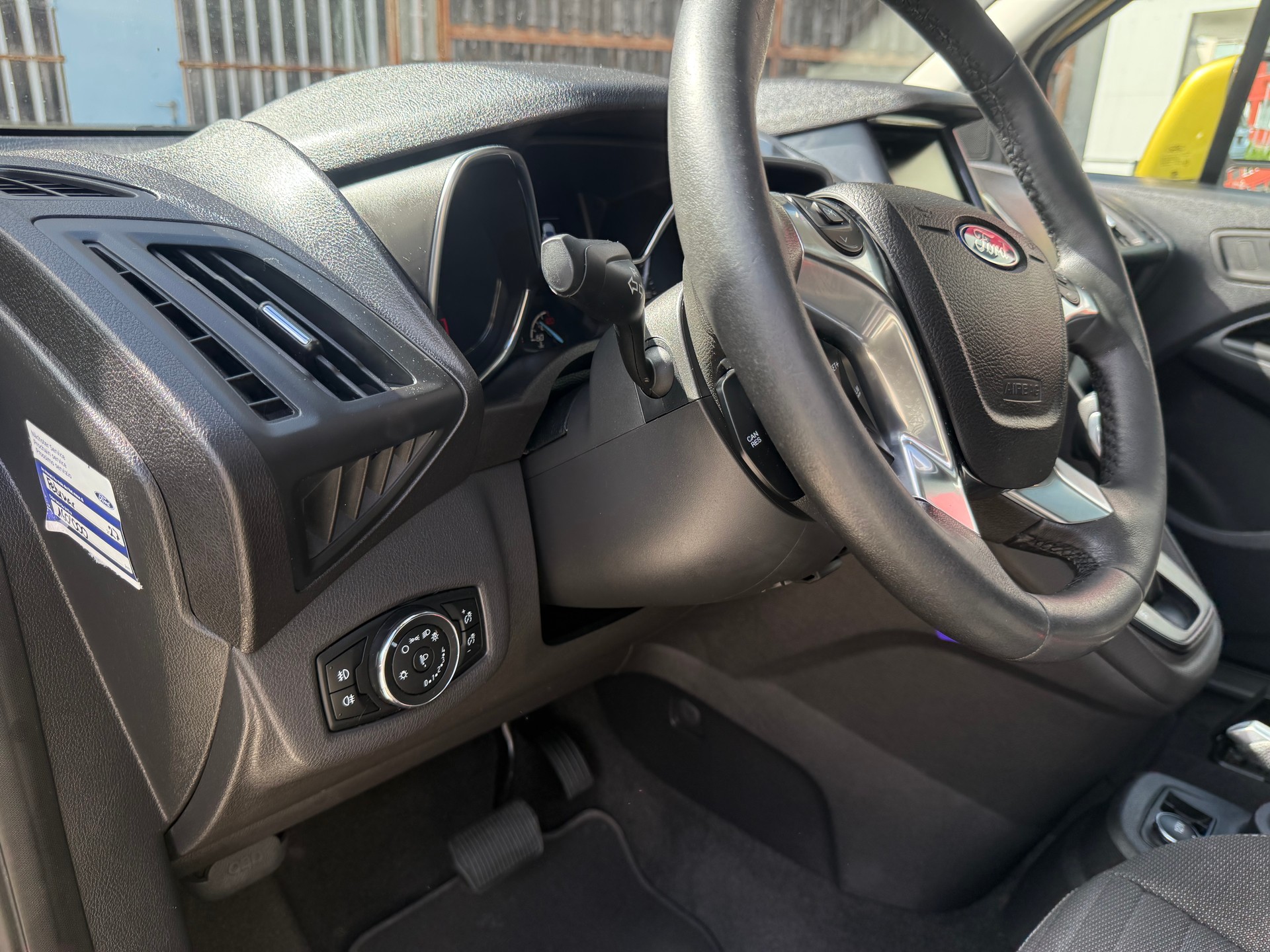 FORD Grand Tourneo Connect 1.5 TDCi Titanium Powershift-image-9