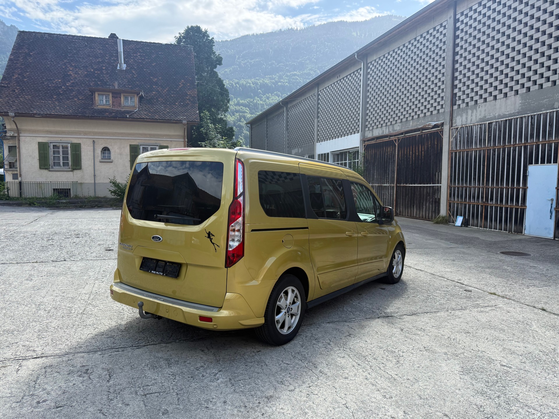 FORD Grand Tourneo Connect 1.5 TDCi Titanium Powershift-image-2