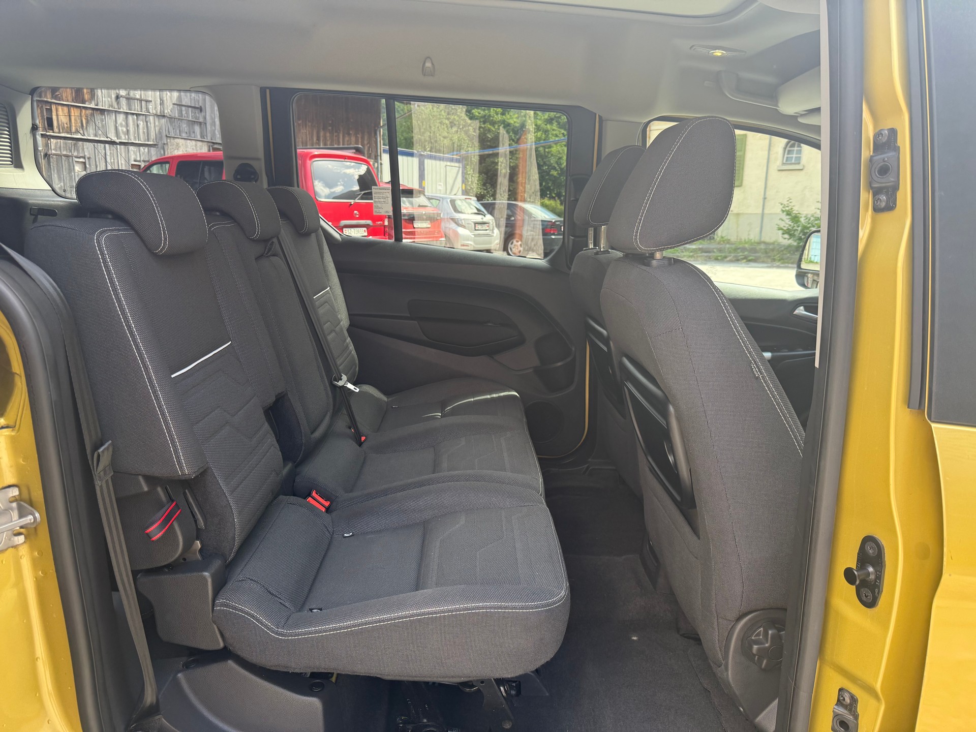 FORD Grand Tourneo Connect 1.5 TDCi Titanium Powershift-image-5