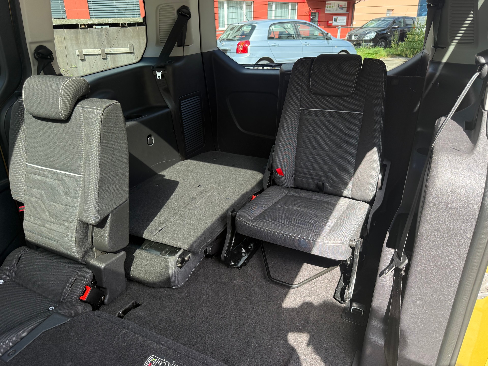 FORD Grand Tourneo Connect 1.5 TDCi Titanium Powershift-image-16