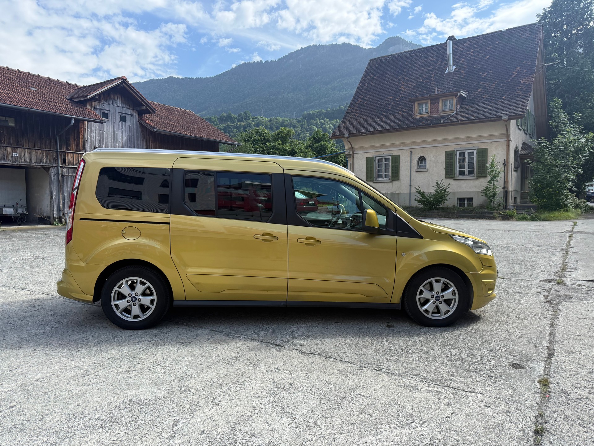 FORD Grand Tourneo Connect 1.5 TDCi Titanium Powershift-image-4