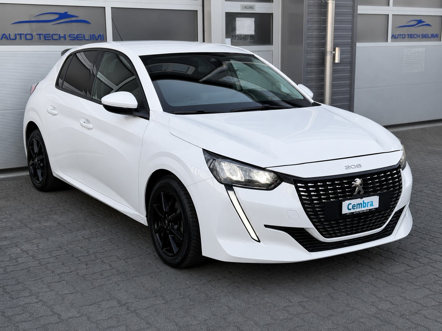 PEUGEOT 208 1.2 PureTech Allure EAT8-image-3