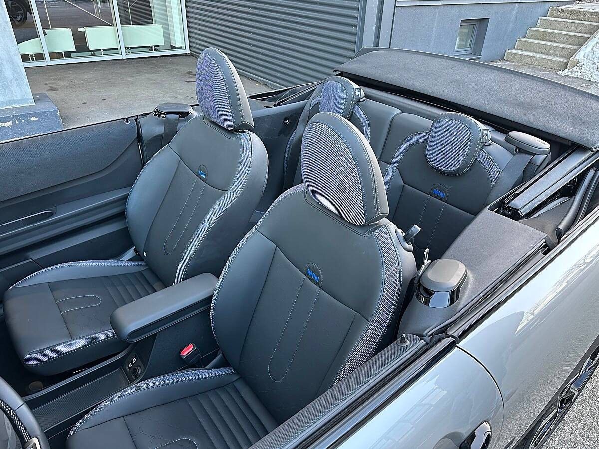 MINI Cooper C Cabriolet DKG-image-2