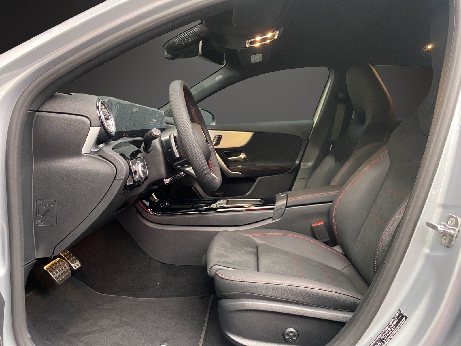 MERCEDES-BENZ A 250 e EQ Star 8G-DCT-image-4