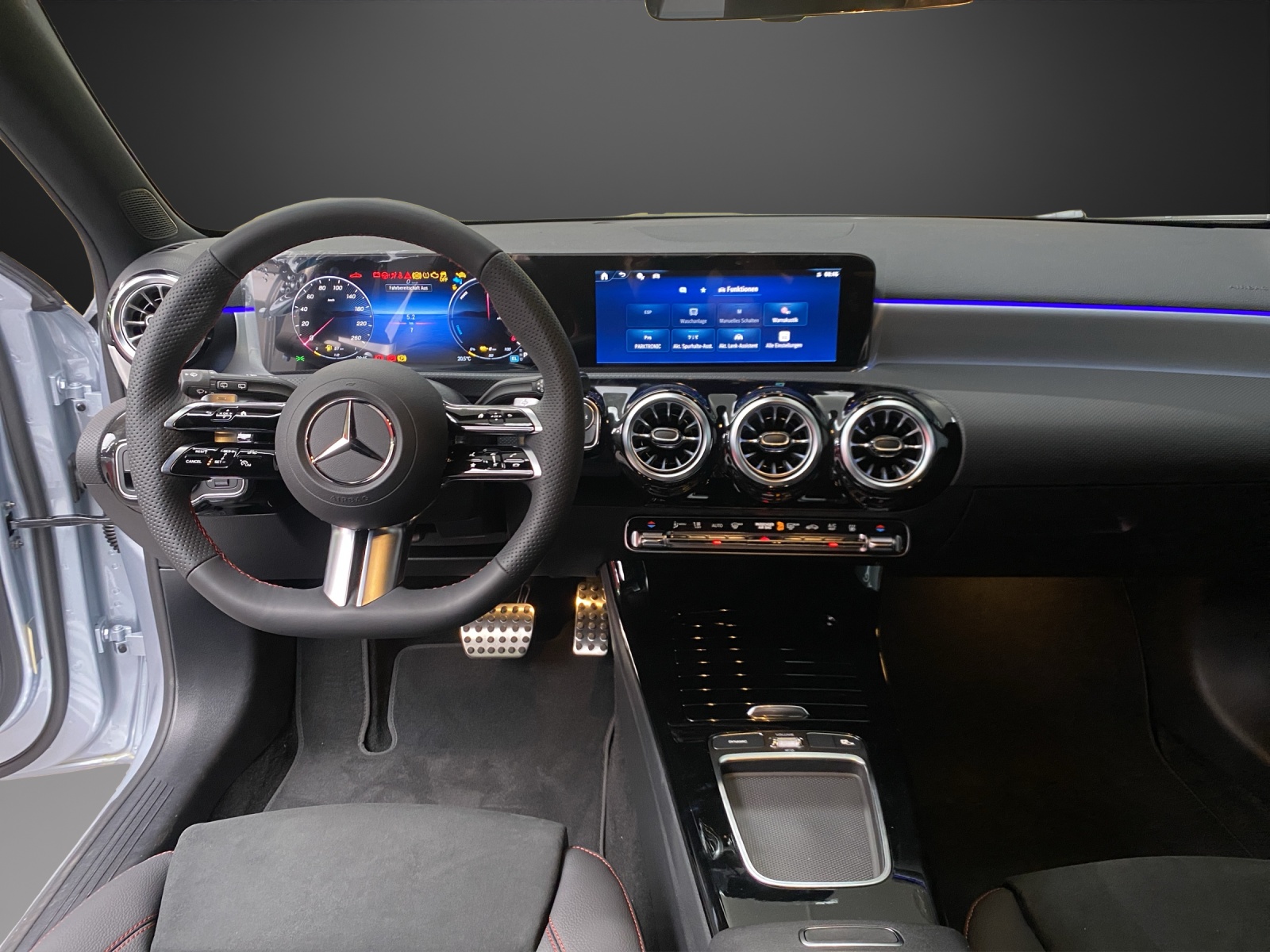 MERCEDES-BENZ A 250 e EQ Star 8G-DCT-image-5