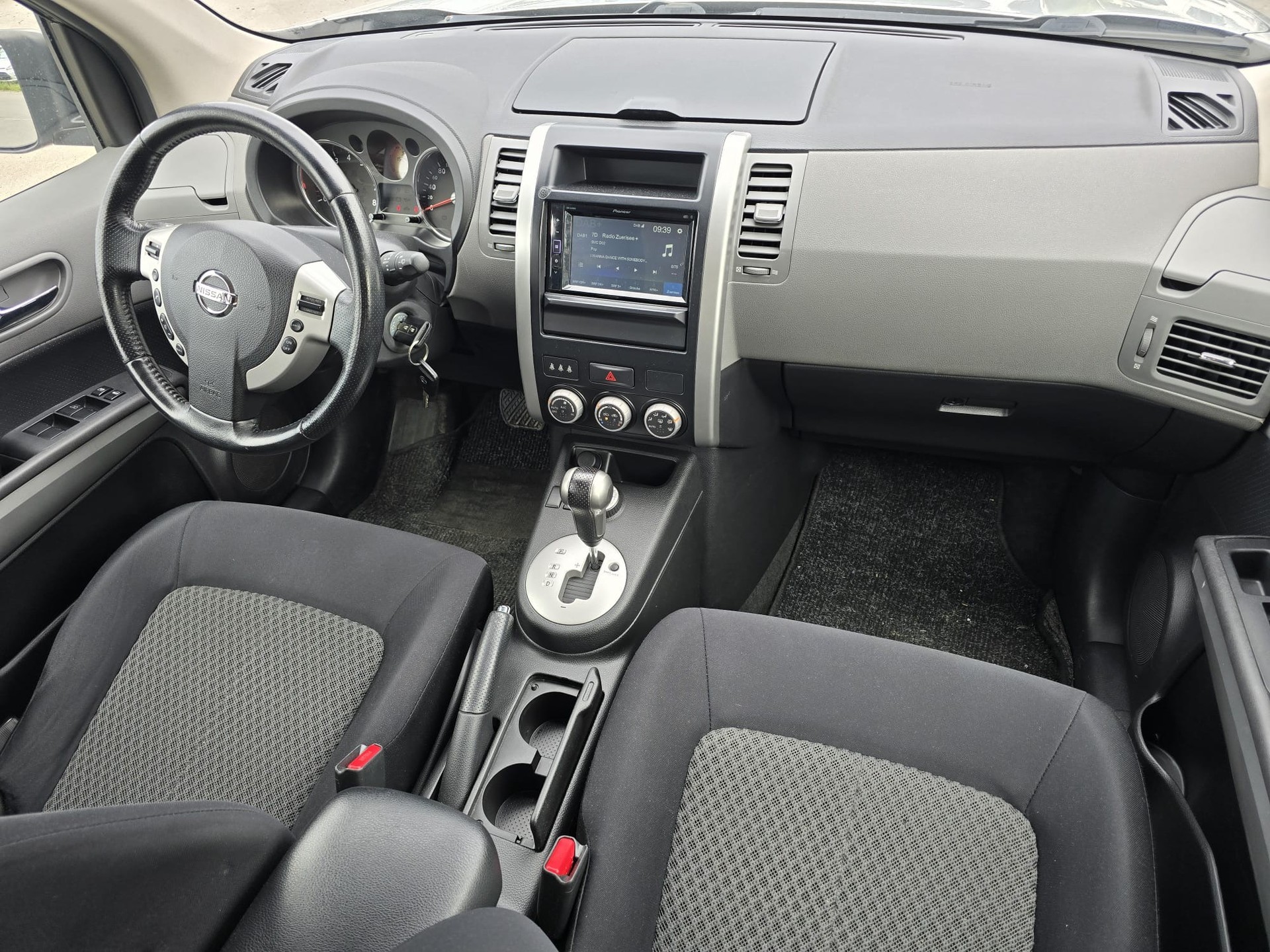 NISSAN X-Trail 2.5 16V SE XTronic CVT-image-12