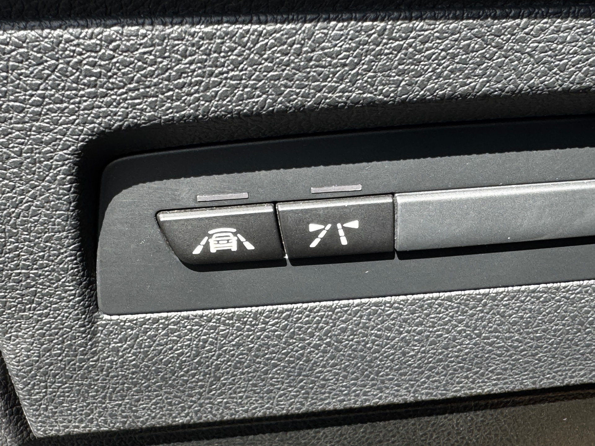BMW 118d xDrive-image-8