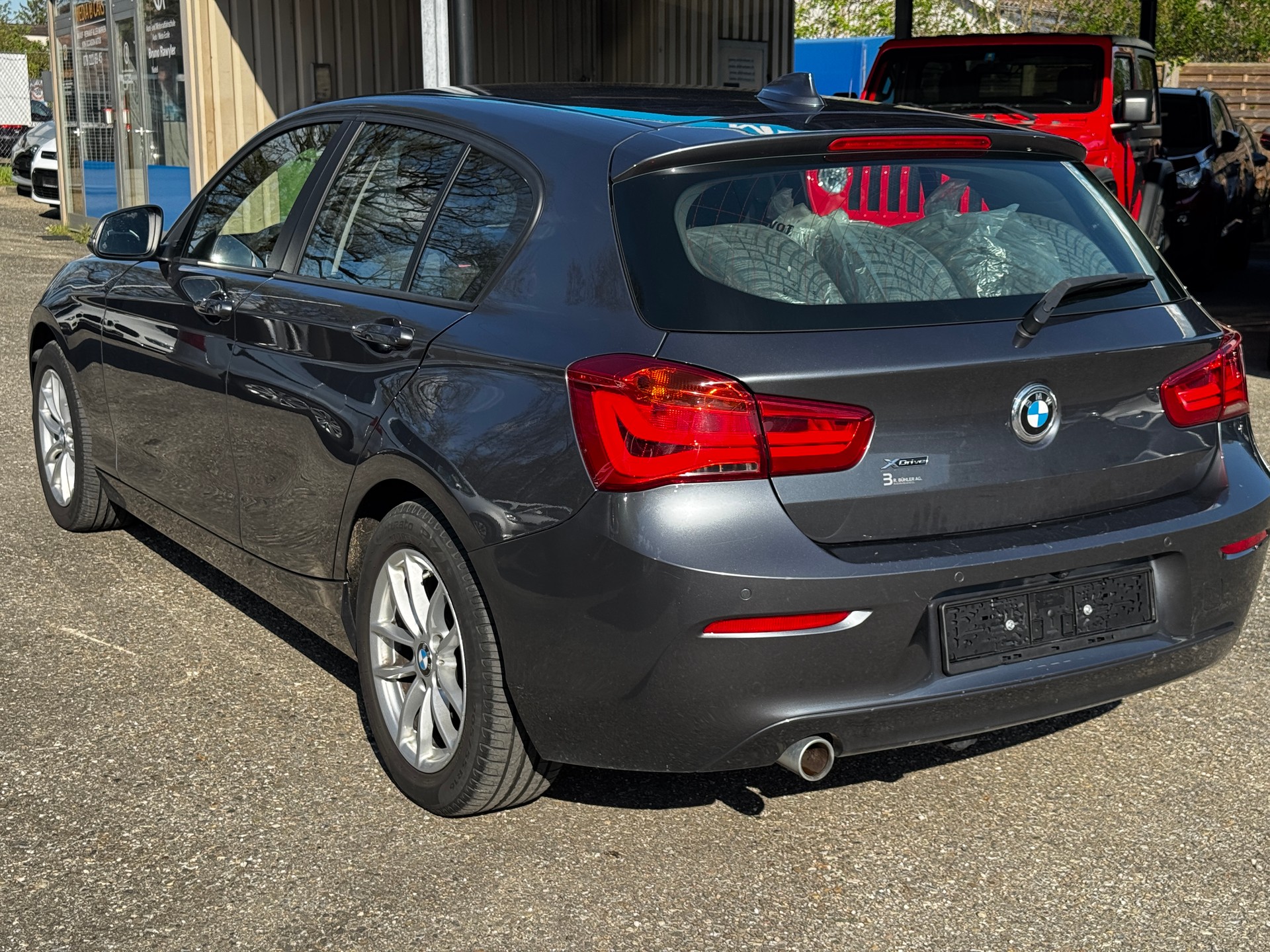 BMW 118d xDrive-image-6