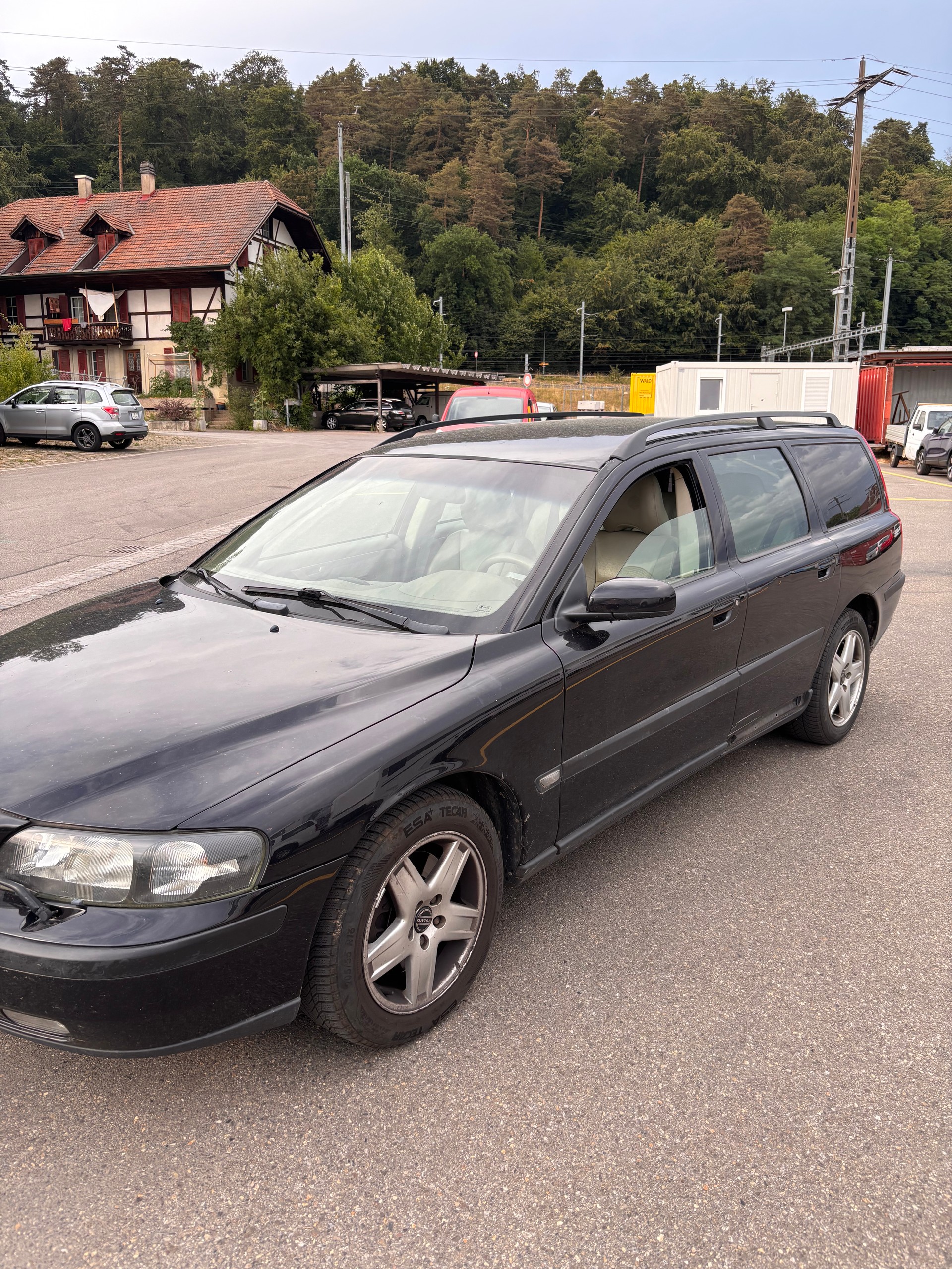 VOLVO V70 2.5T-image-1