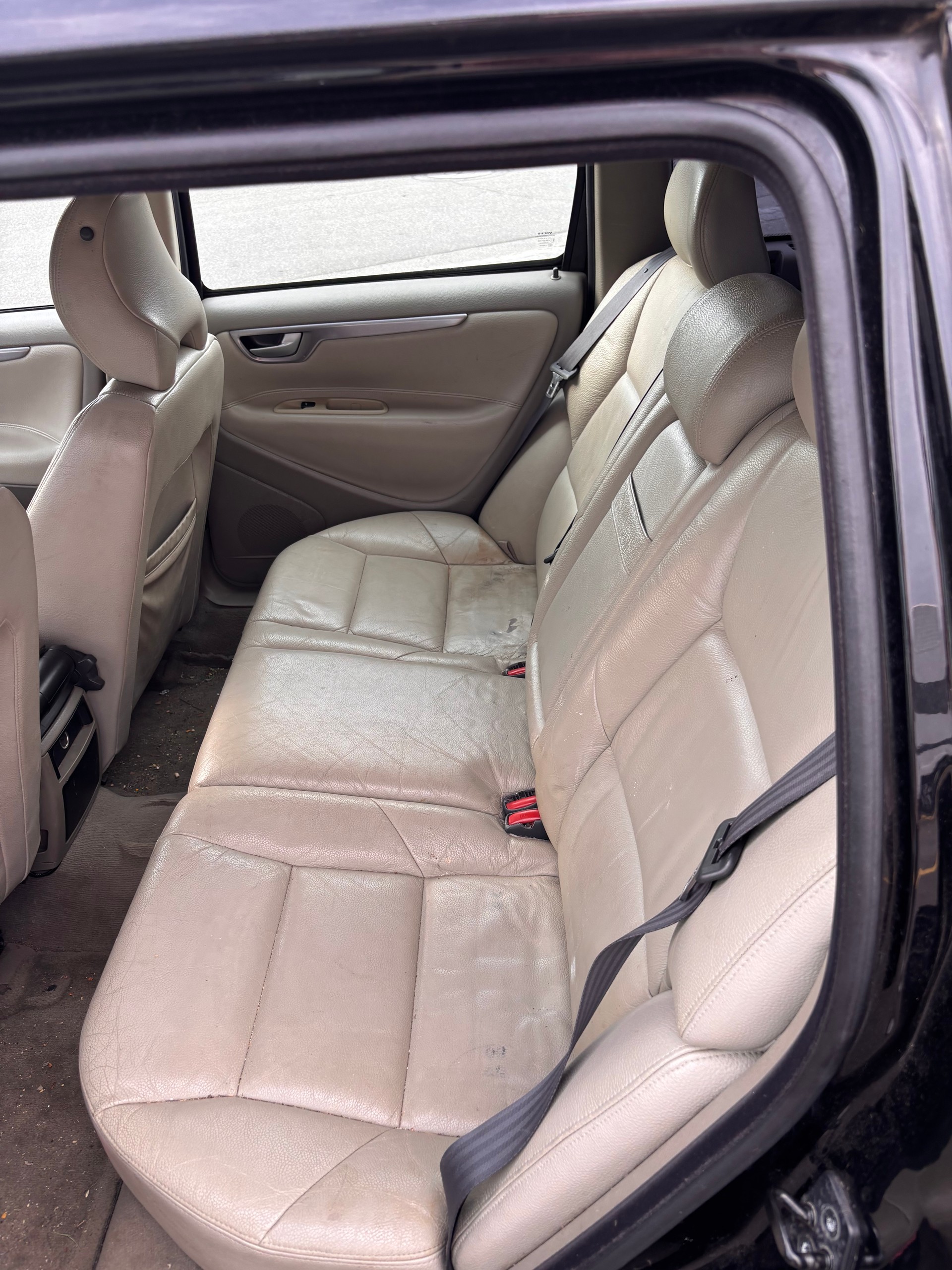 VOLVO V70 2.5T-image-6