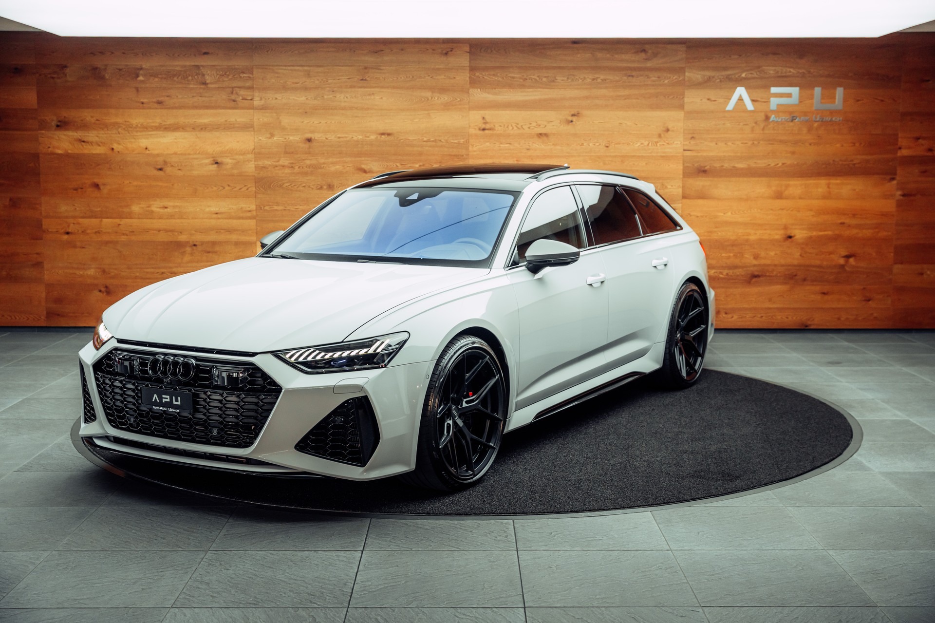 AUDI RS6 Avant 4.0 TFSI V8 Performance quattro-showroom-element-3