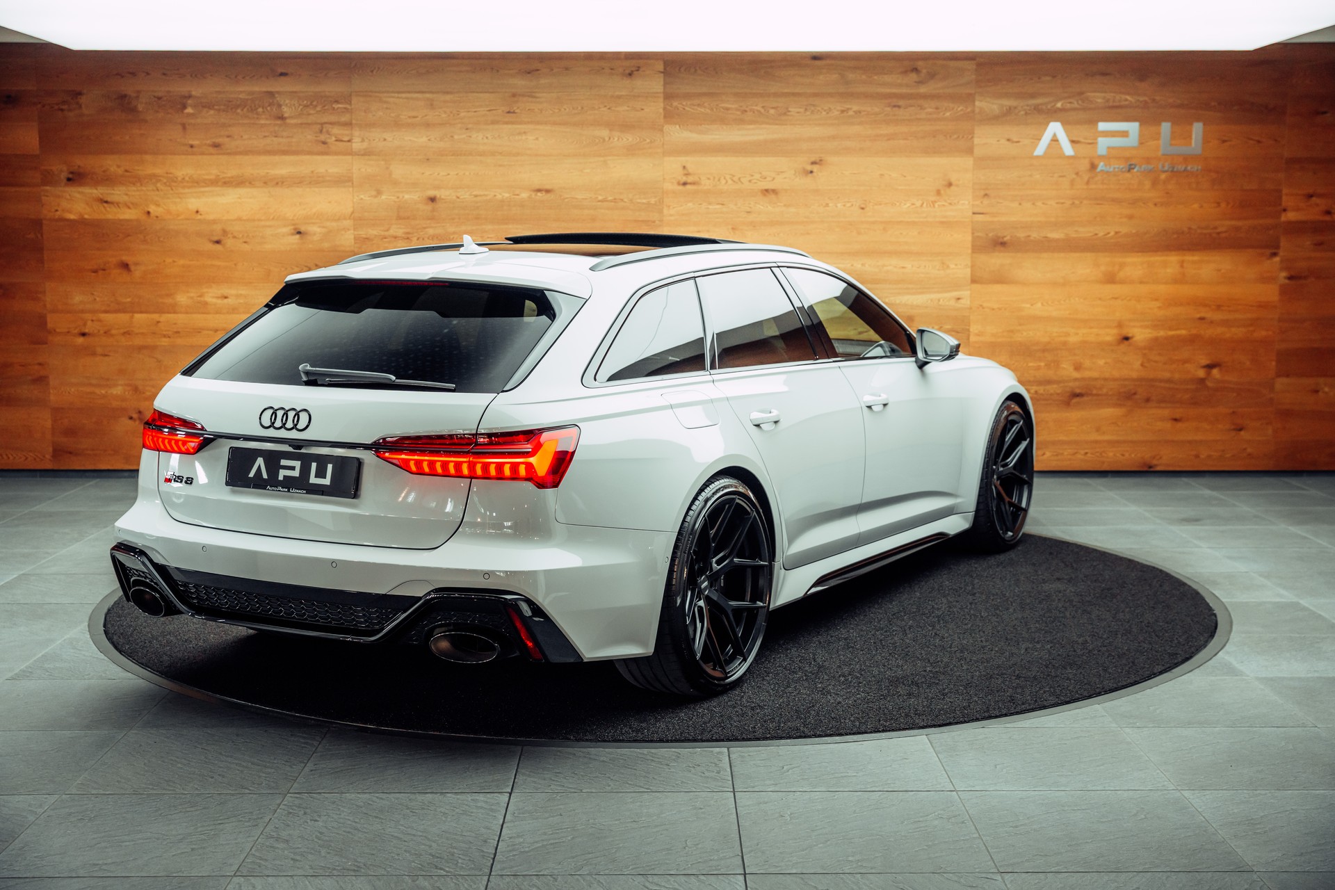 AUDI RS6 Avant 4.0 TFSI V8 Performance quattro-showroom-element-1