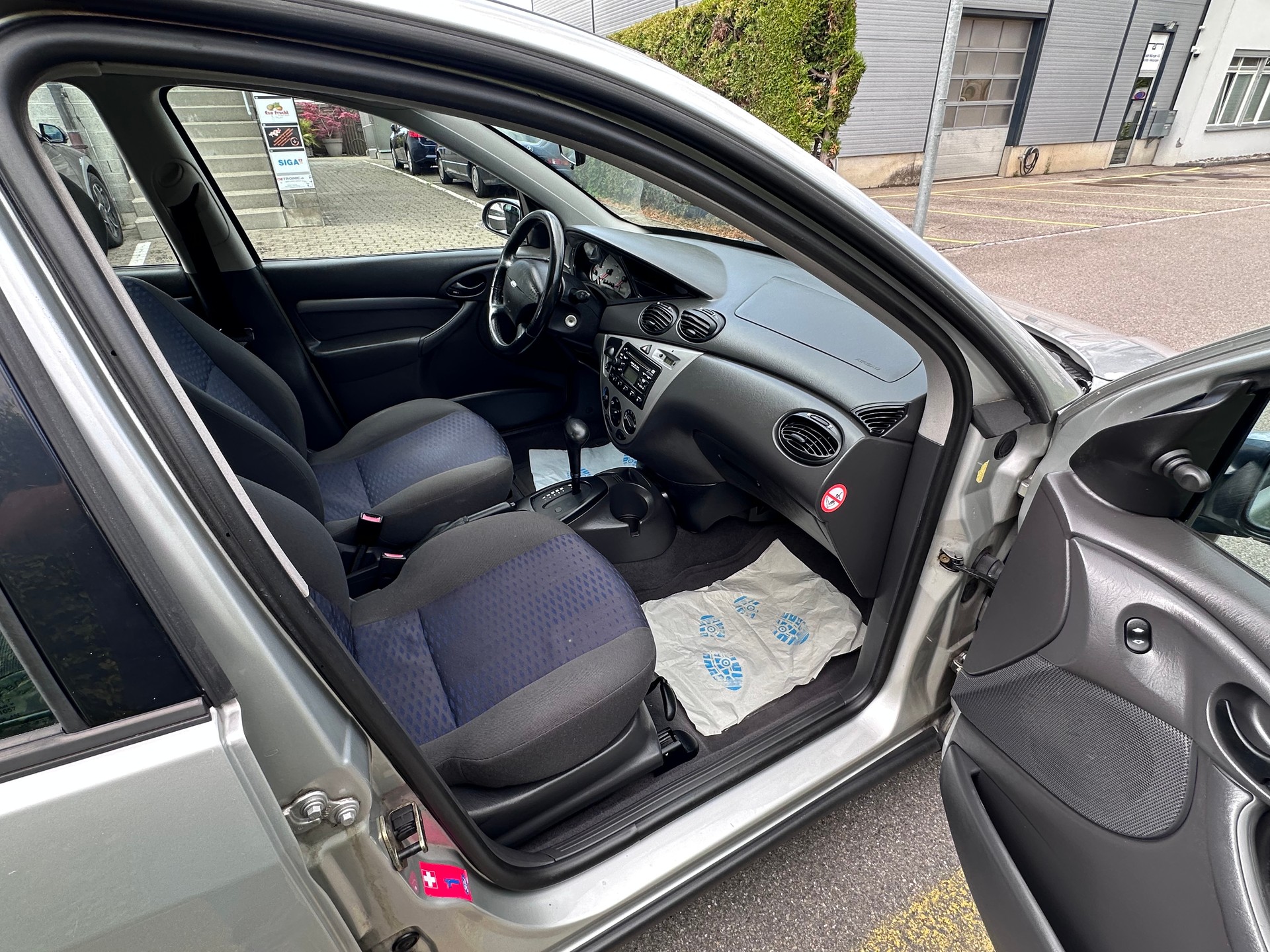 FORD Focus 1.6i 16V Carving-image-8
