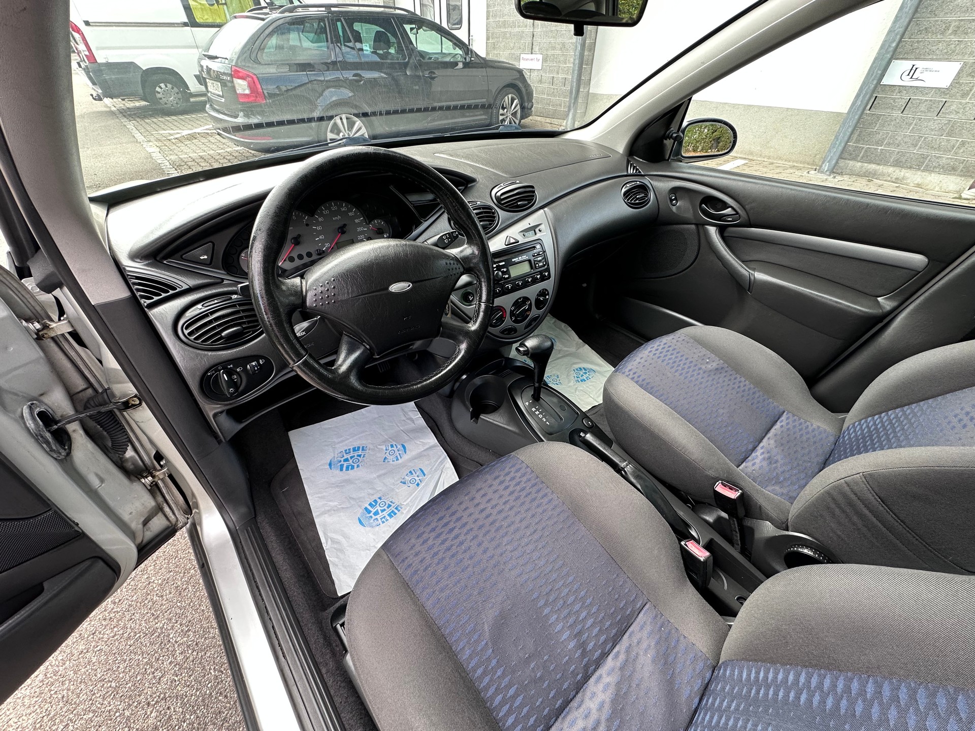 FORD Focus 1.6i 16V Carving-image-10