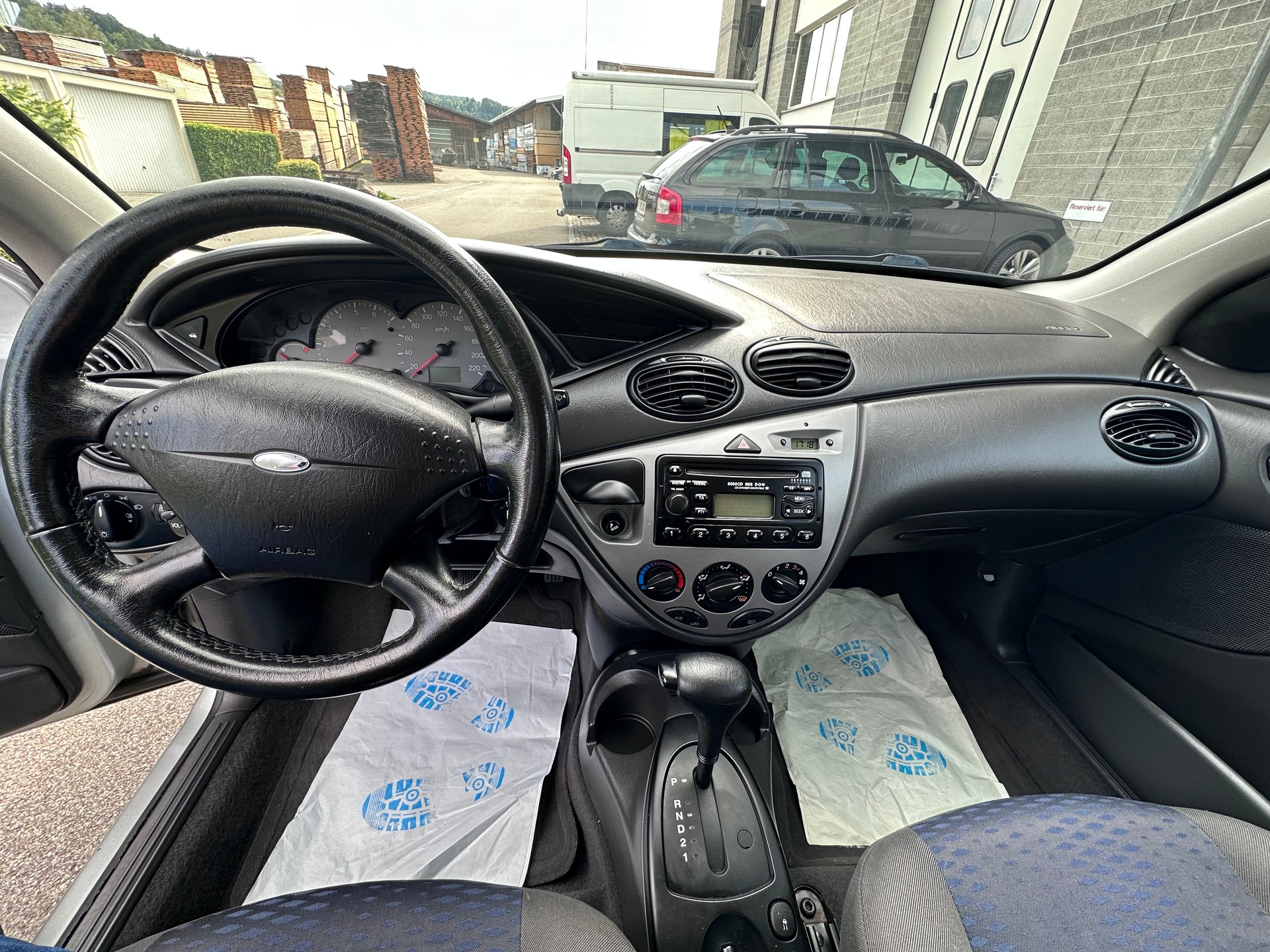 FORD Focus 1.6i 16V Carving-image-11