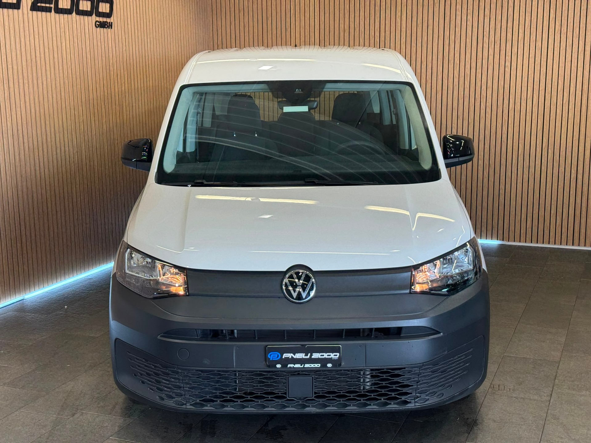 VW Caddy 2.0 TDI-image-1