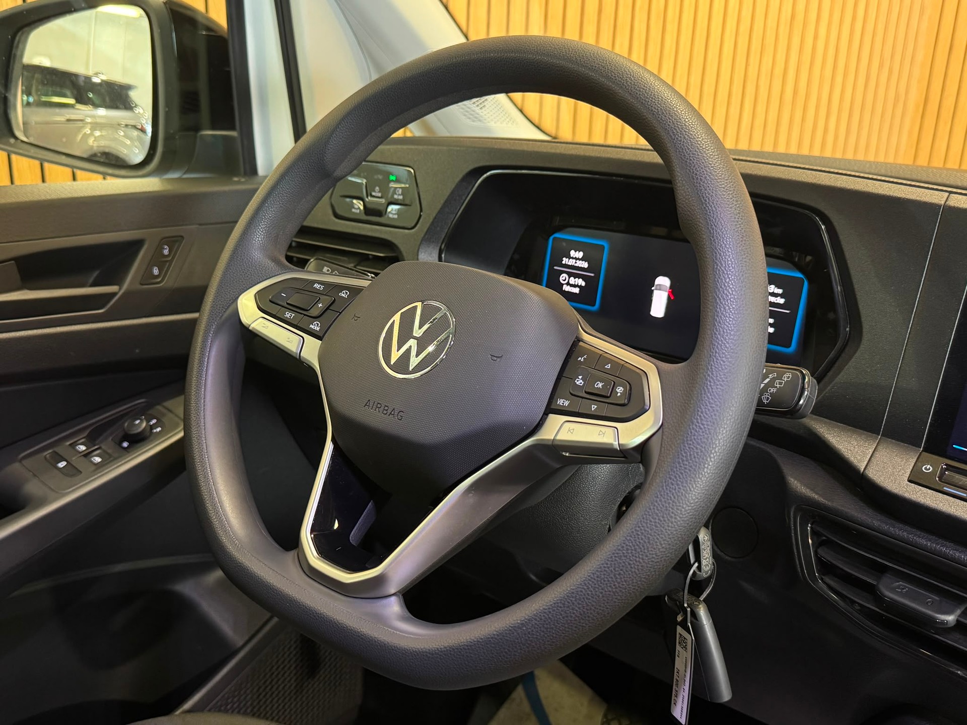 VW Caddy 2.0 TDI-image-7